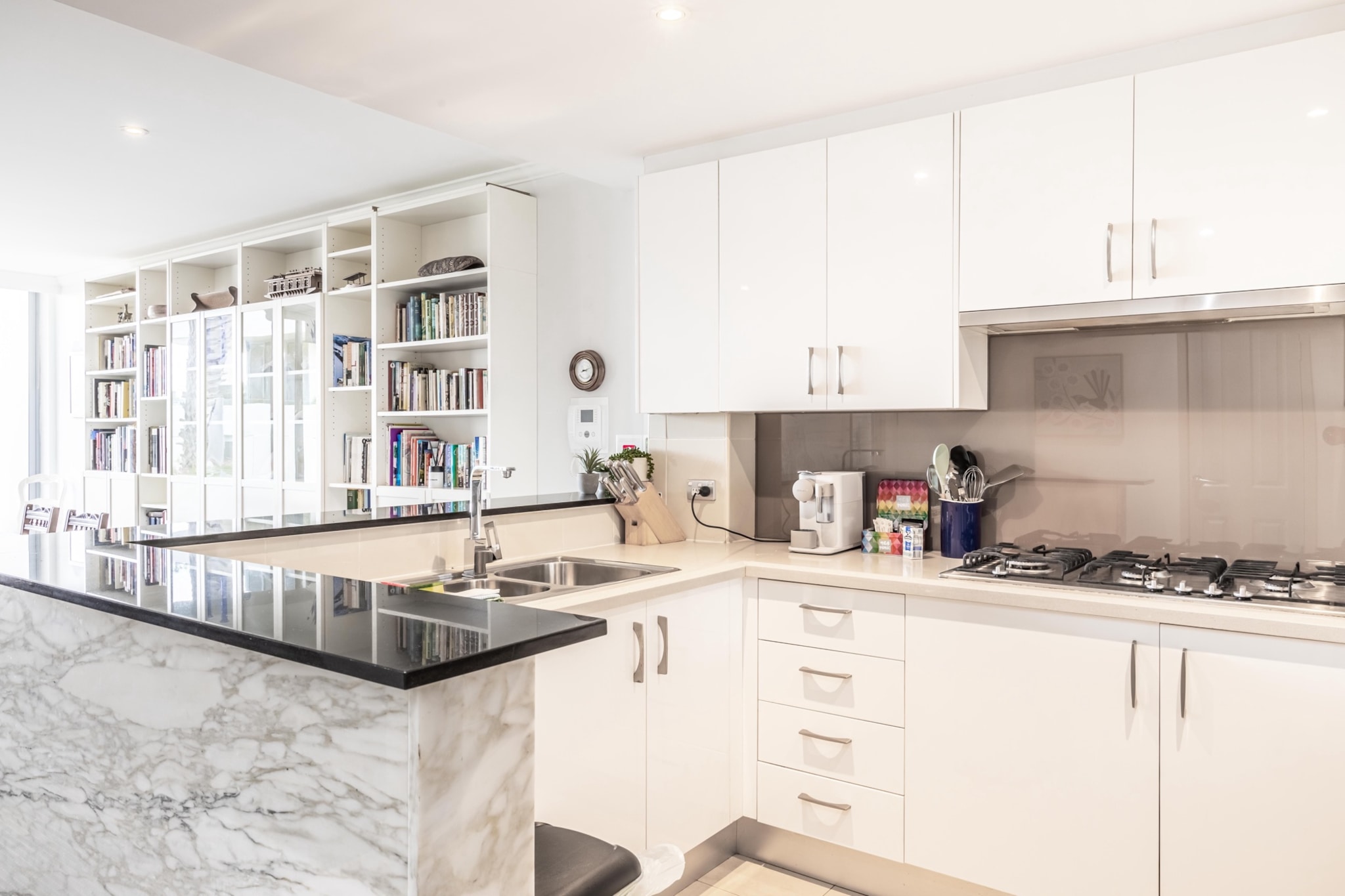 Gorgeous 2-Bed Unit near Riverside Parks