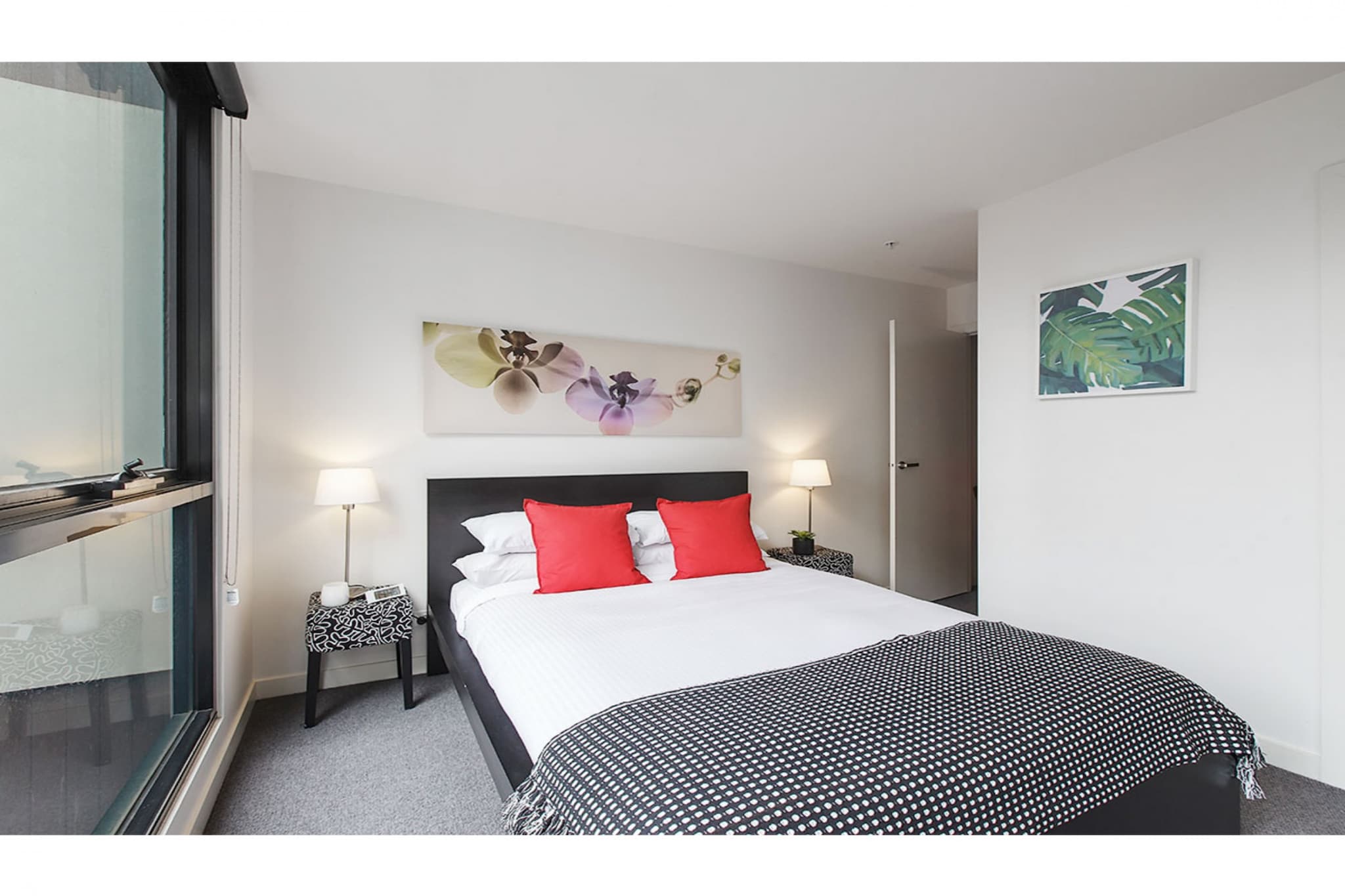 2 bed apartment in trendy Collingwood