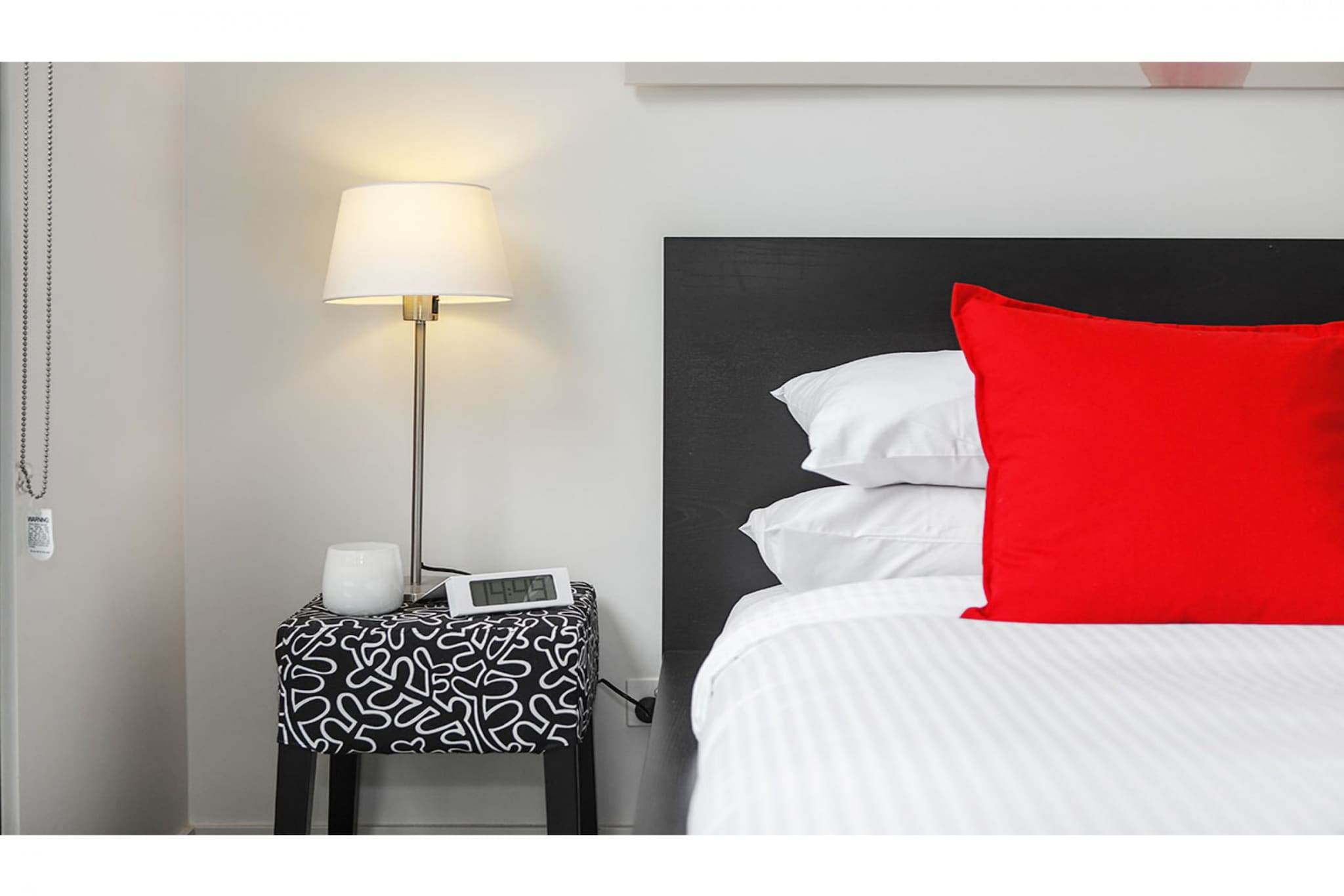 Bed Linen, Desk, Wardrobe, Living room(TV), Kitchen(electric kettle, toaster, coffee machine, oven, microwave, dishwasher, fridge), bedroom(Queen Bed), bedroom(Queen Bed), bathroom(shower, washbasin, toilet), bathroom(shower, washbasin, toilet), First Aid, washing machine, balcony or terrace, heating, air conditioning, iron, hairdryer, Towels/Sheets (Incl.), shampoo, body soap, Essentials, dishes and cutlery, Dedicated workspace, Conditioner, Shower gel, Wine glasses