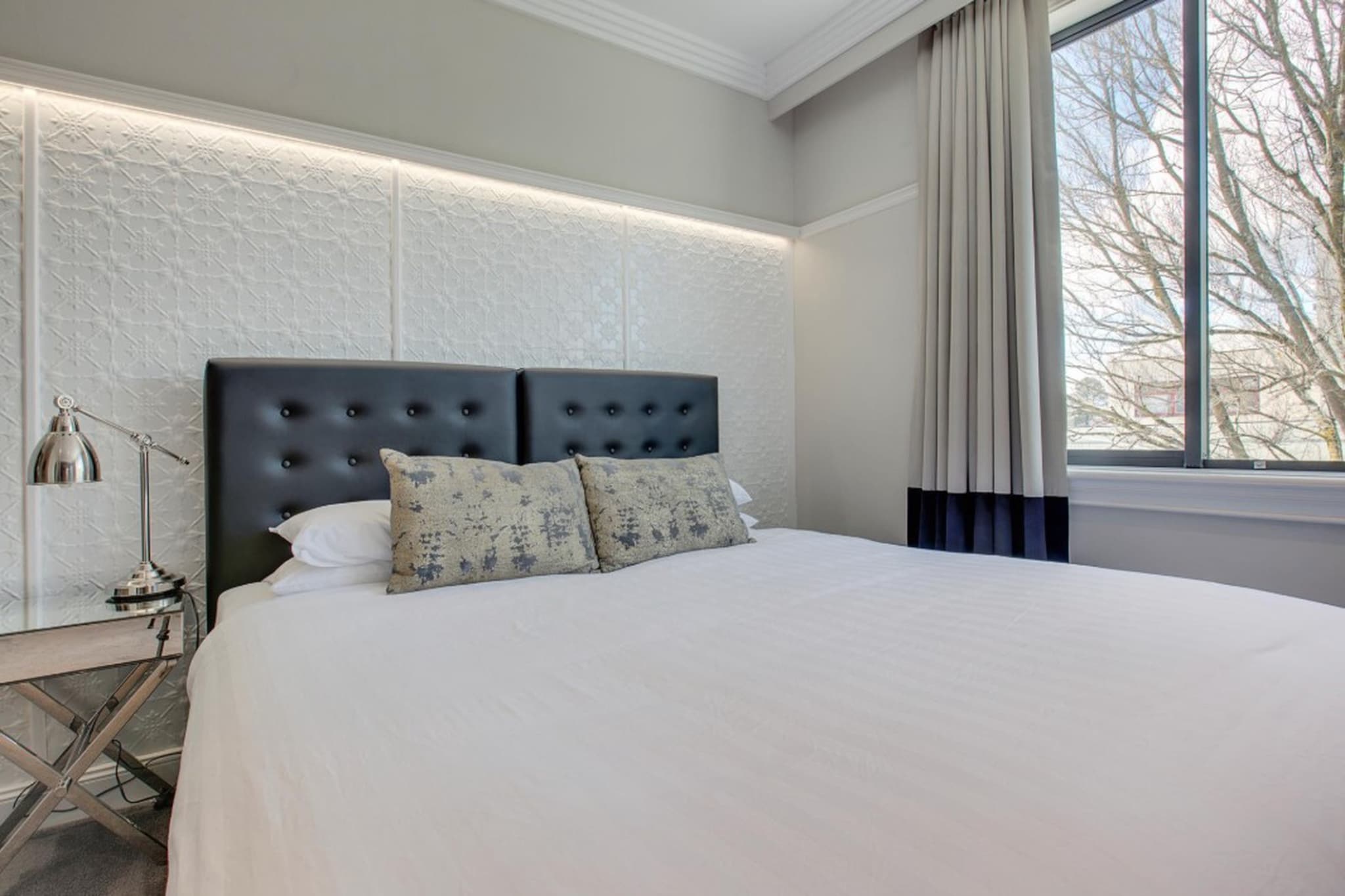 Mountain Retreat, Steps from Train Station