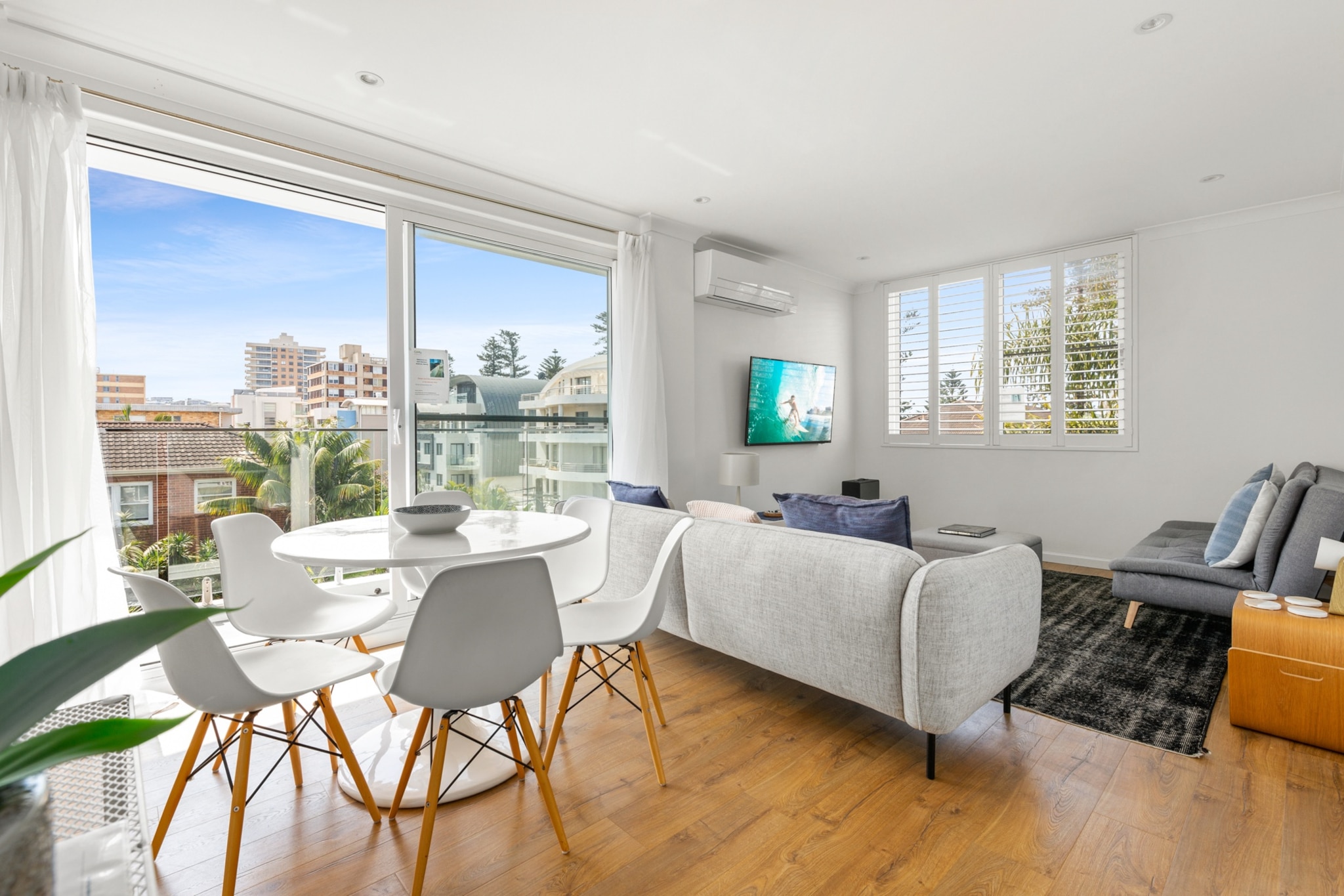Coastal 2-Bed Apartment Steps from Manly Beach