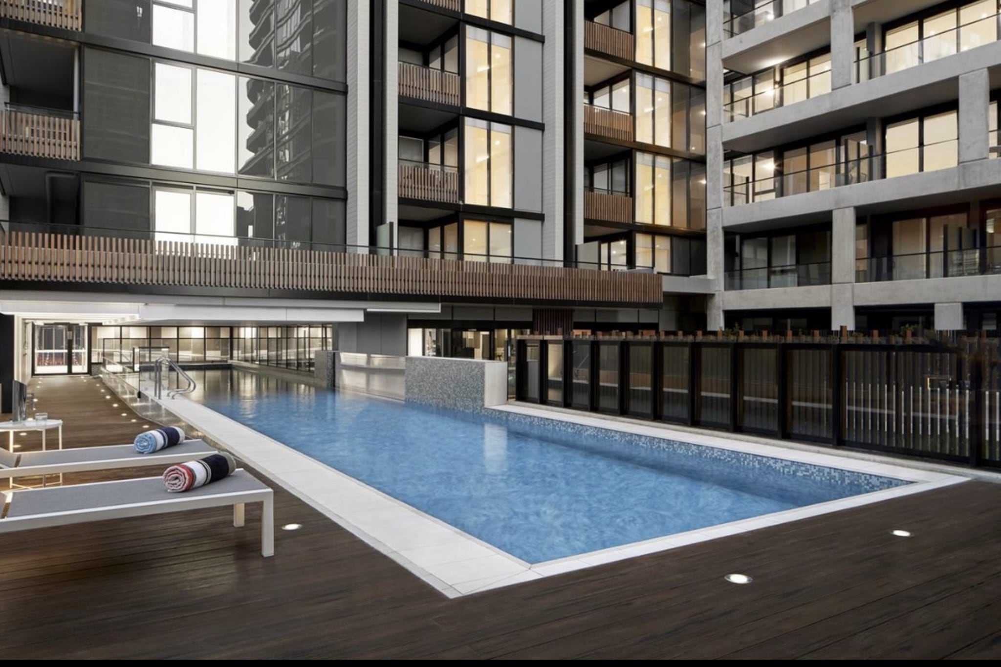 Chic 1-Bed with City Views, Parking, Gym & Pool