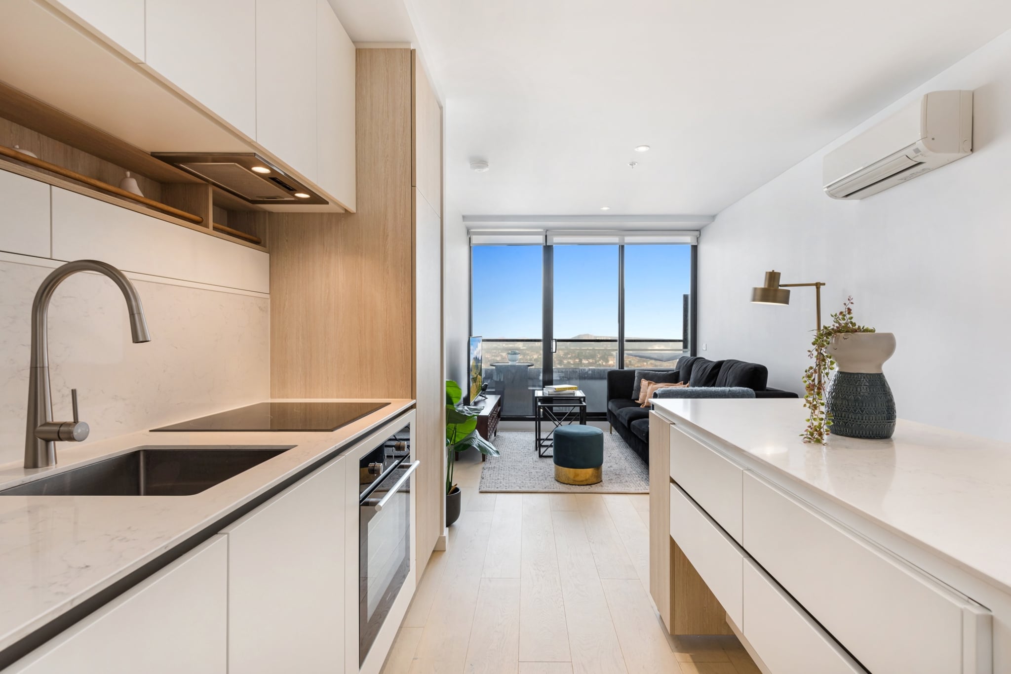 Chic 1-Bed with City Views, Parking, Gym & Pool