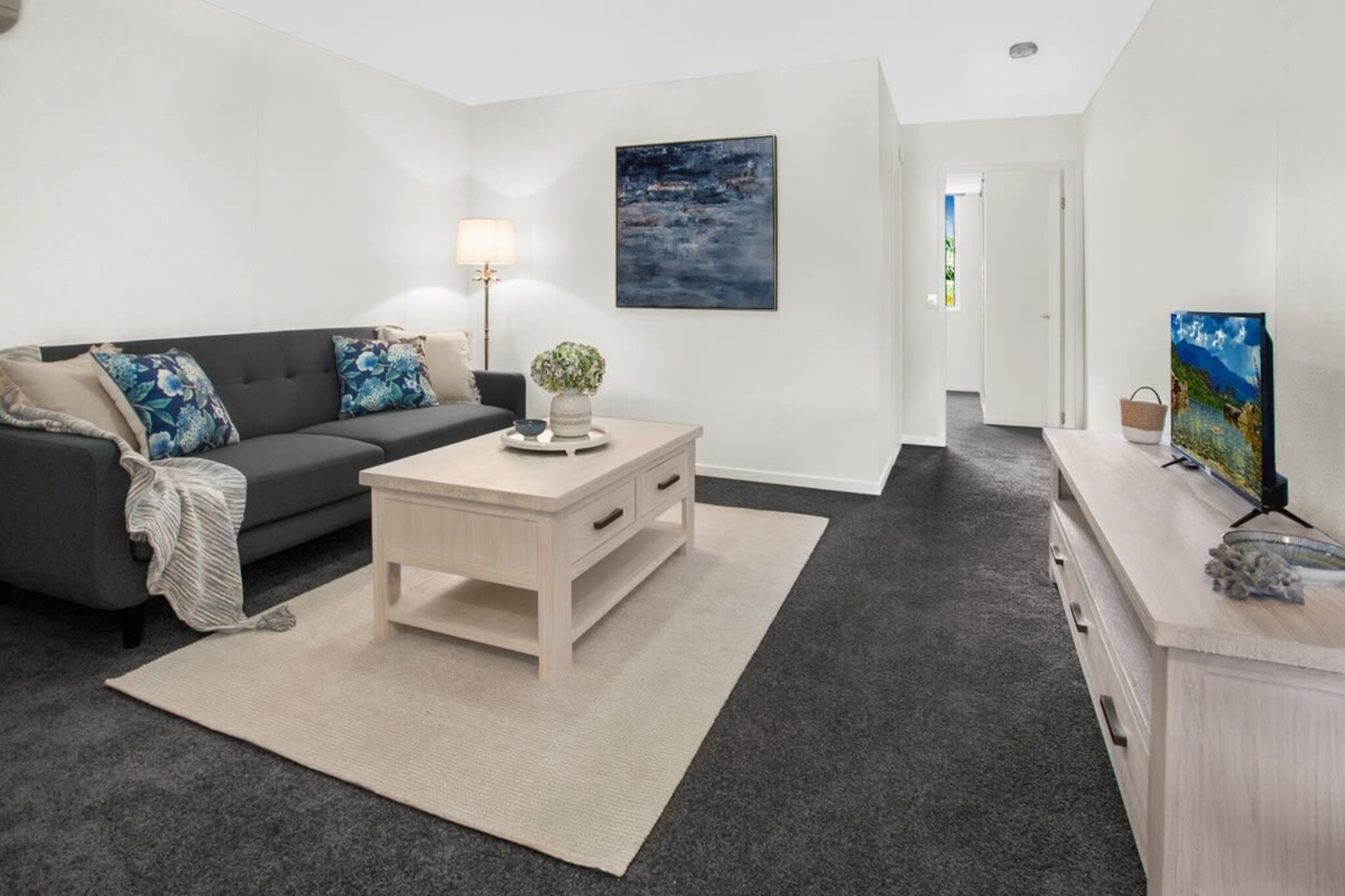 2-Bed Near Brisbane CBD with Pool, Sauna & BBQ