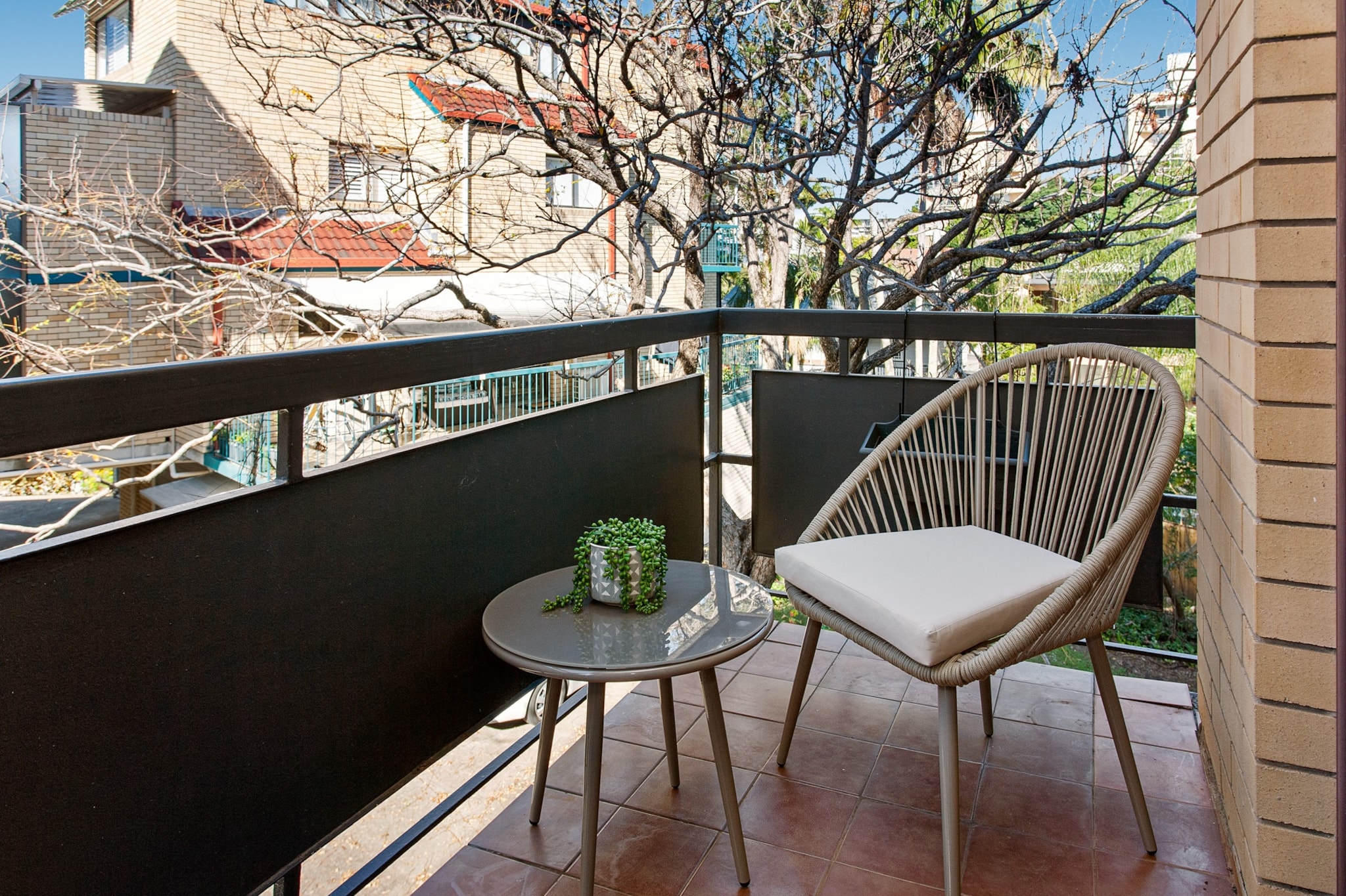 Cosy Unit with Parking near New Farm Park & River