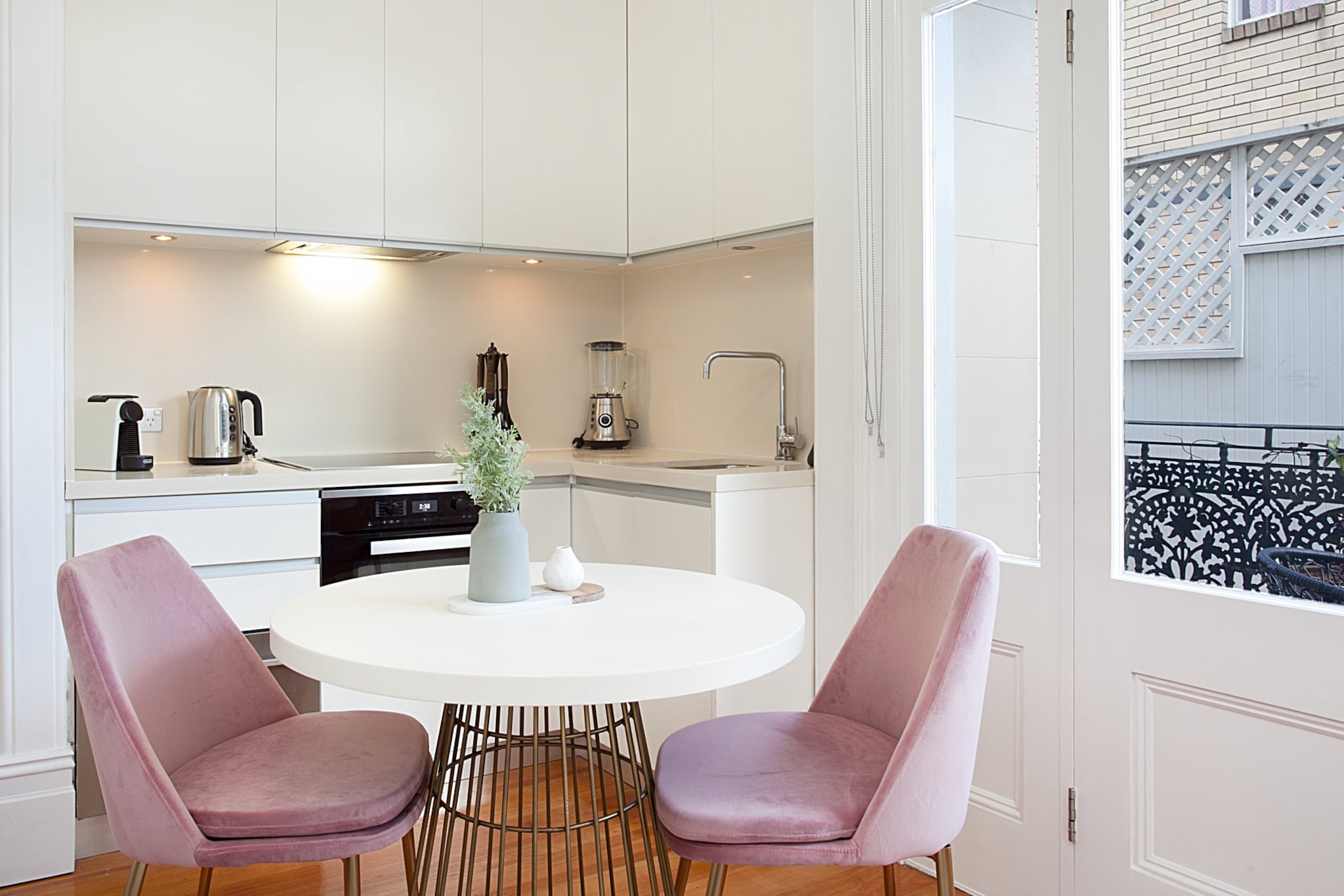 Comfortable Renovated Studio Close To City