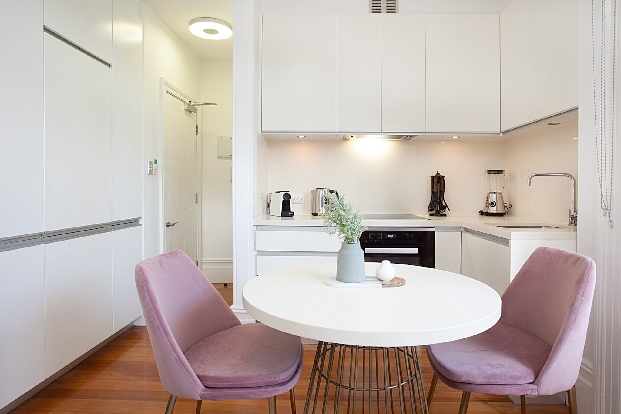 Comfortable Renovated Studio Close To City