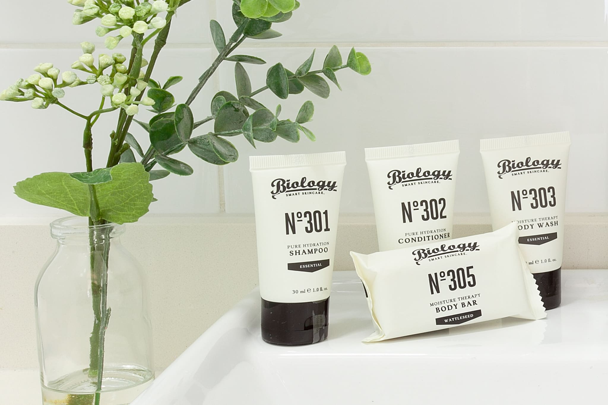 Bed Linen, Desk, Hot Water, Internet Access DSL, Wardrobe, Living room(Queen Bed), Kitchen(stove, electric kettle, toaster, coffee machine, oven, microwave, dishwasher, fridge), bathroom, First Aid, TV, tumble dryer, washing machine, balcony or terrace, iron, hairdryer, Towels/Sheets (Incl.), shampoo, body soap, Essentials, dishes and cutlery, Dedicated workspace, Carbon monoxide detector, Conditioner, Long term stays allowed, Shower gel, Town, Wine glasses