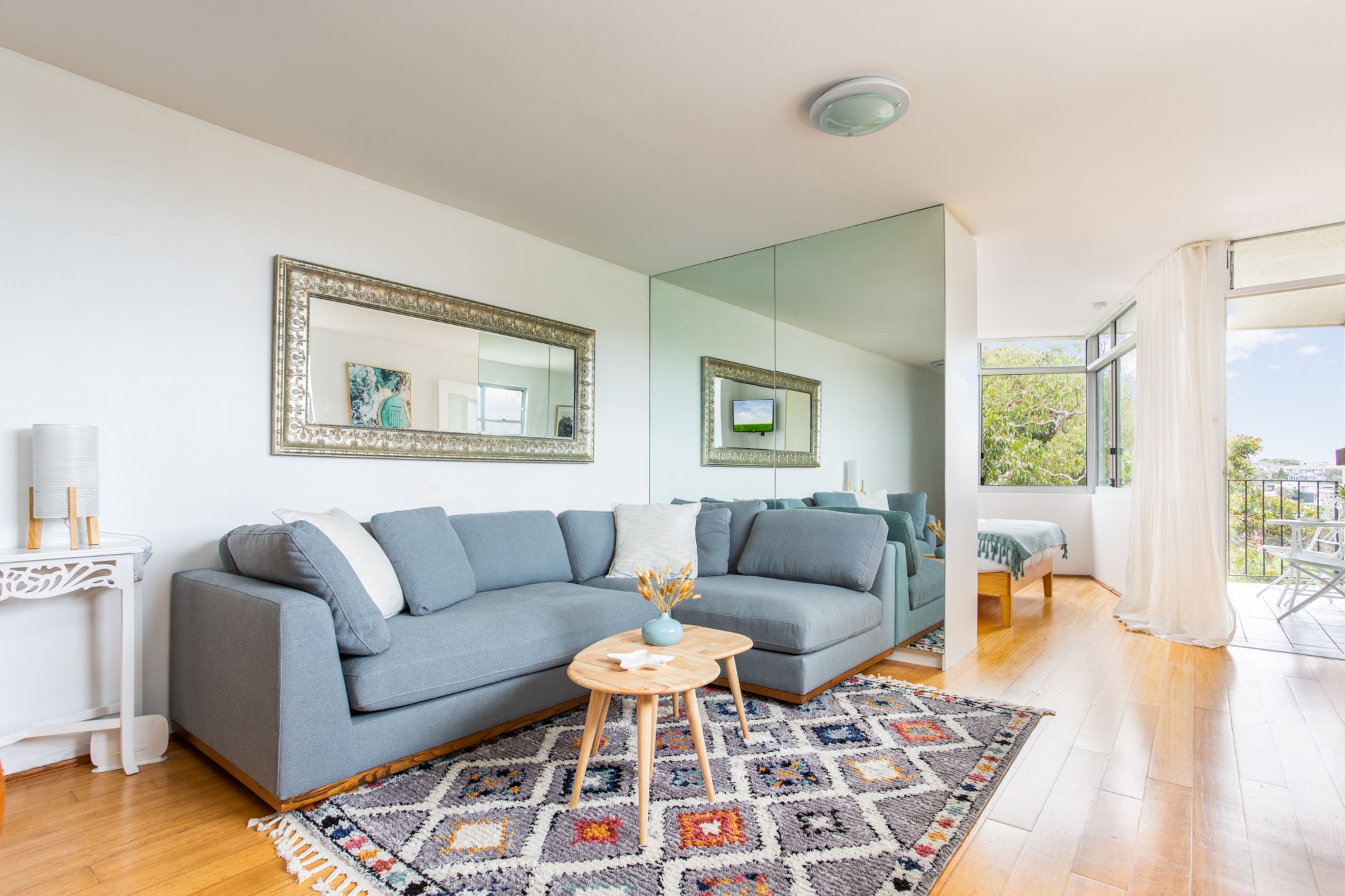 Bronte Beach Coastal Apartment with Ocean View