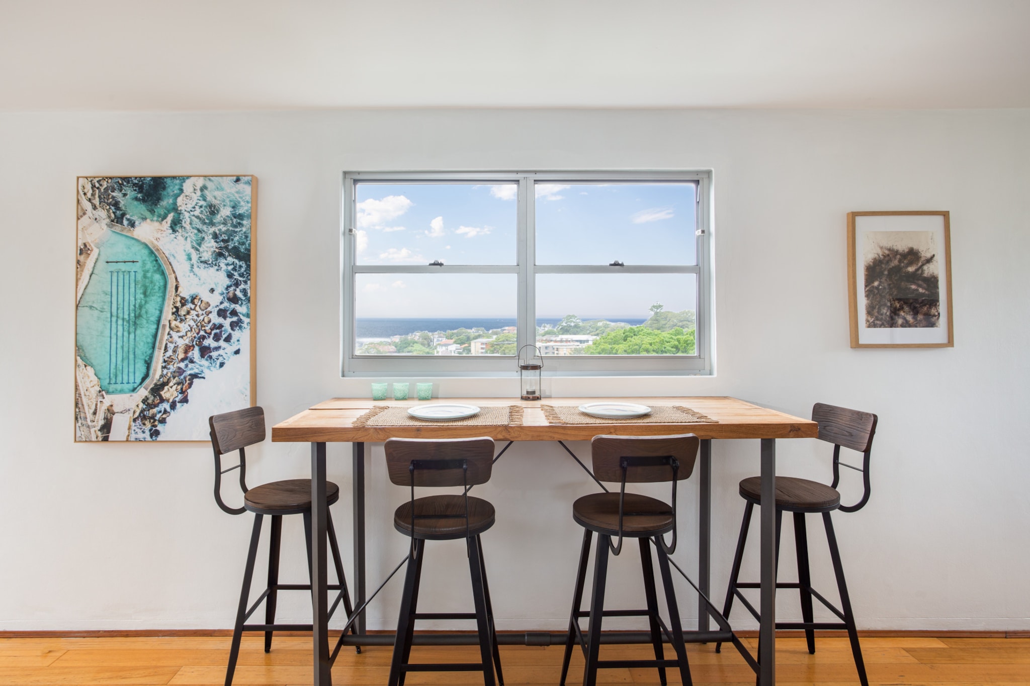 Bronte Beach Coastal Apartment with Ocean View