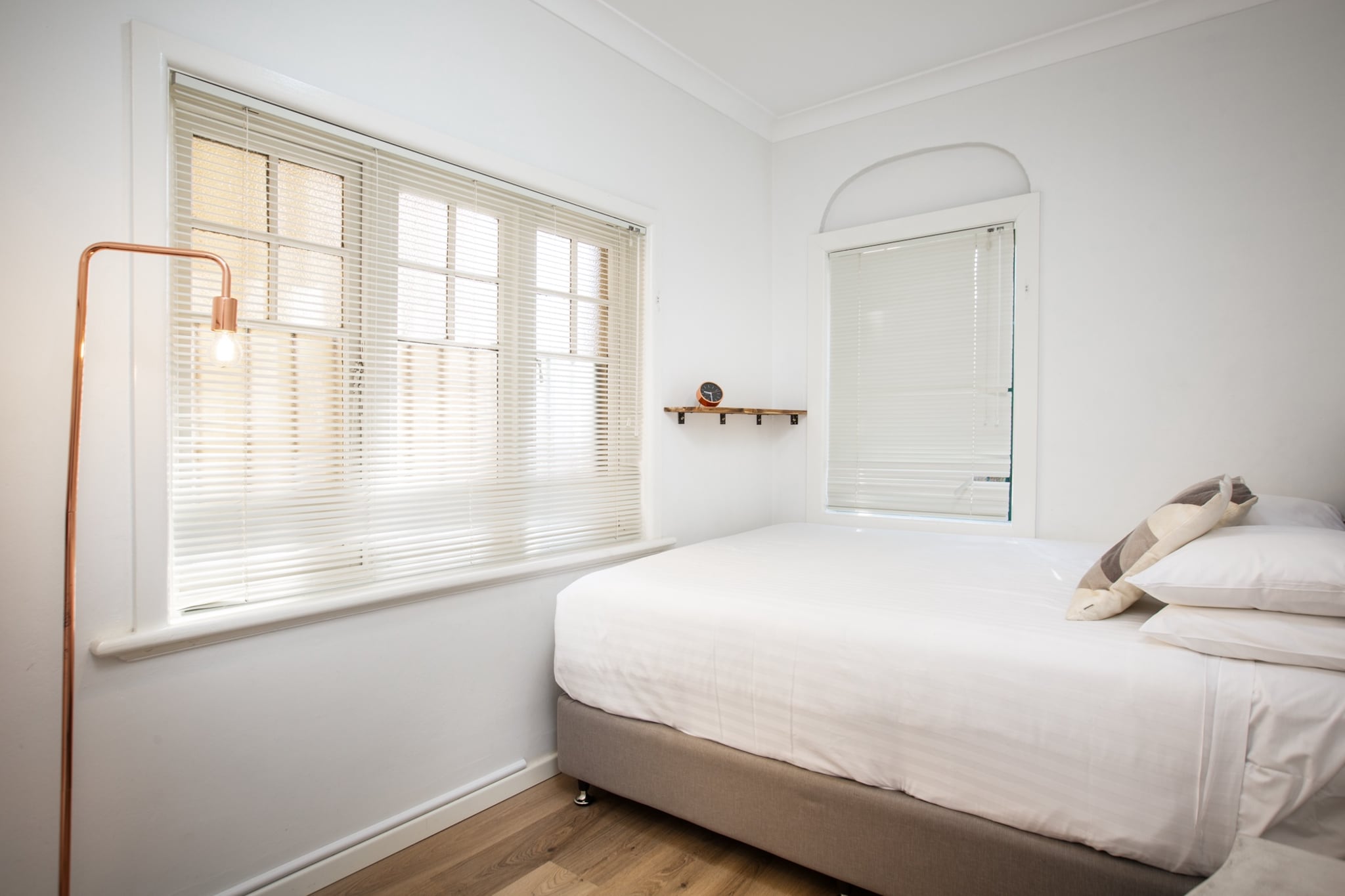 Desk, Hot Water, Internet Access DSL, Wardrobe, Kitchen(stove, electric kettle, toaster, coffee machine, oven, microwave, fridge, dishes and cutlery, Wine glasses), bedroom(Bed Linen, Queen Bed), bedroom(Queen Bed), bathroom(hairdryer, Towels/Sheets (Incl.), shampoo, body soap, Conditioner, Shower gel), First Aid, Play area, TV, tumble dryer, washing machine, balcony or terrace, heating, iron, Essentials, Dedicated workspace, Carbon monoxide detector, Long term stays allowed