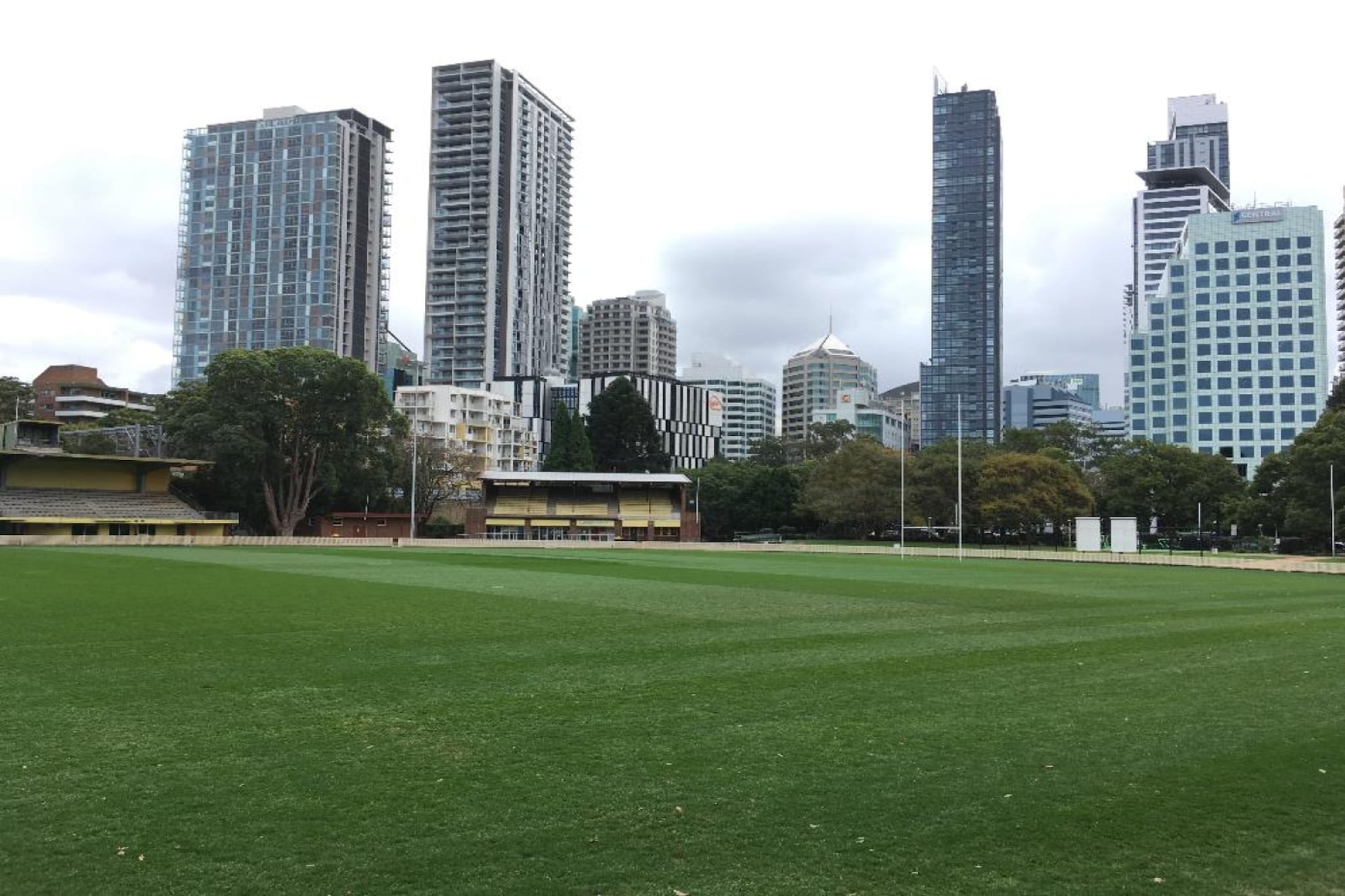 Bed Linen, Desk, Elevator, Wardrobe, Living room(single sofa bed, TV), Kitchen(electric kettle, toaster, oven, microwave, dishwasher, fridge), bedroom(double king size bed), bathroom(hairdryer, Towels/Sheets (Incl.), shampoo, body soap), First Aid, tumble dryer, washing machine, balcony or terrace, heating, air conditioning, swimming pool, iron, Essentials, Dedicated workspace, Conditioner, Shower gel, Wine glasses