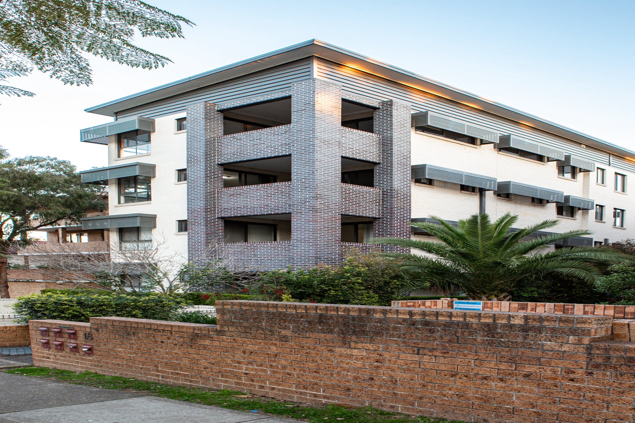 Bright Studio Steps from Westmead Hospital