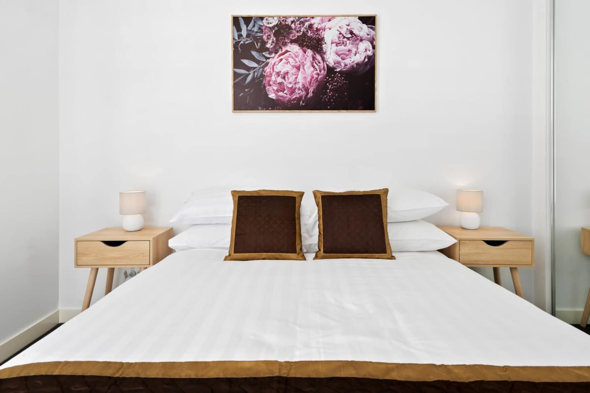 Executive and Spacious Apartment with Balcony