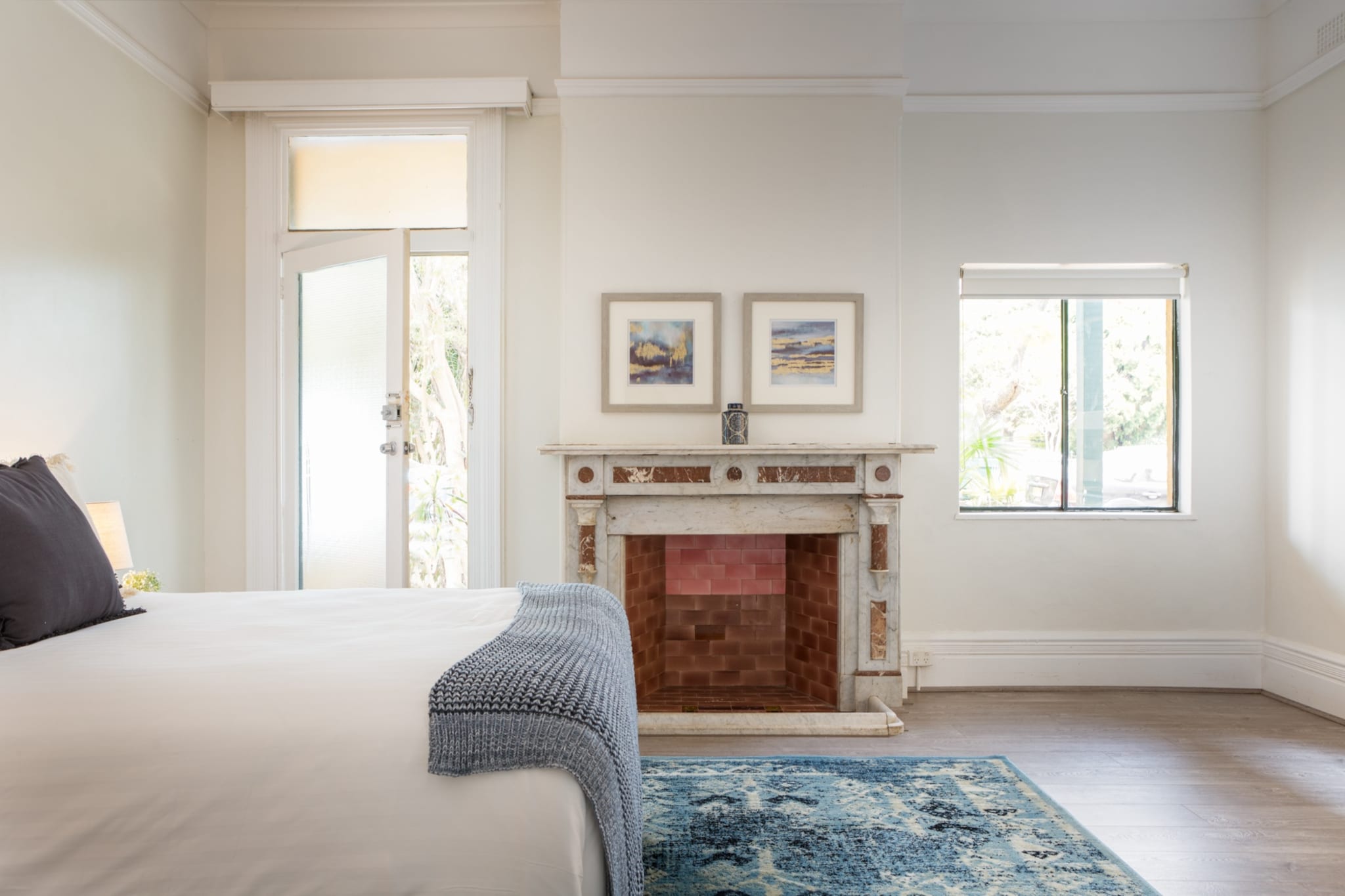 Bed Linen, Hot Water, Internet Access DSL, Wardrobe, Living room(TV, dining table), Kitchen(stove, electric kettle, toaster, coffee machine, oven, microwave, fridge, dishes and cutlery), bedroom(Queen Bed), bedroom(Queen Bed), bathroom(tumble dryer, washbasin, toilet, washing machine, iron, hairdryer, Towels/Sheets (Incl.), shampoo, body soap, Essentials, Conditioner, Shower gel), First Aid, Play area, balcony or terrace, heating, Carbon monoxide detector, Long term stays allowed, Wine glasses