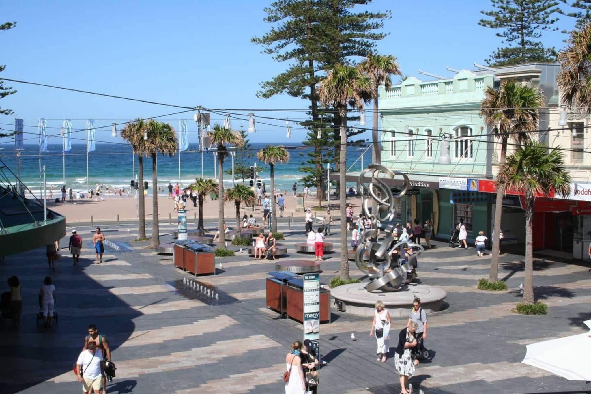 Bed Linen, Elevator, Hot Water, Internet Access DSL, Wardrobe, Kitchen(stove, electric kettle, toaster, coffee machine, oven, microwave, fridge), bedroom(double bed), bathroom(hairdryer, Towels/Sheets (Incl.), shampoo, body soap), First Aid, Beach, TV, cot, balcony or terrace, swimming pool, iron, Essentials, Carbon monoxide detector, Conditioner, Long term stays allowed, Near Ocean, Room-darkening shades, Sea view, Shower gel, Wine glasses