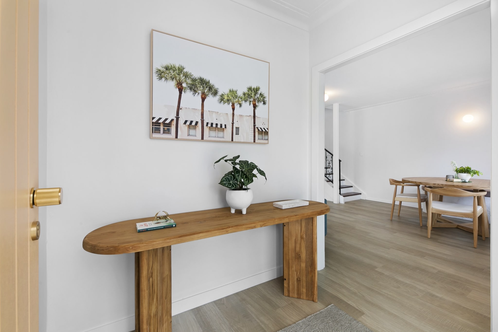 Mediterranean Surfers Paradise Townhouse with BBQ