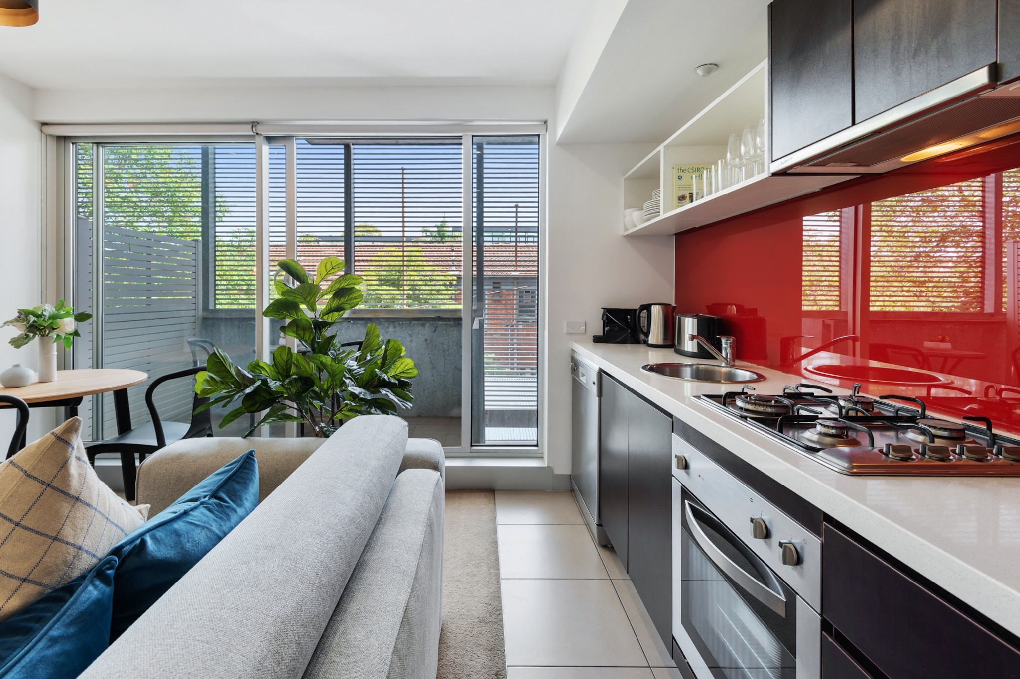 Bed Linen, Hot Water, Living room(single sofa bed), Kitchen(electric kettle, toaster, coffee machine, microwave, dishwasher, fridge), bedroom(Queen Bed), bathroom(hairdryer, Towels/Sheets (Incl.), shampoo, body soap), First Aid, TV, washing machine, balcony or terrace, heating, air conditioning, iron, Essentials, Carbon monoxide detector, Conditioner, Shower gel, Wine glasses