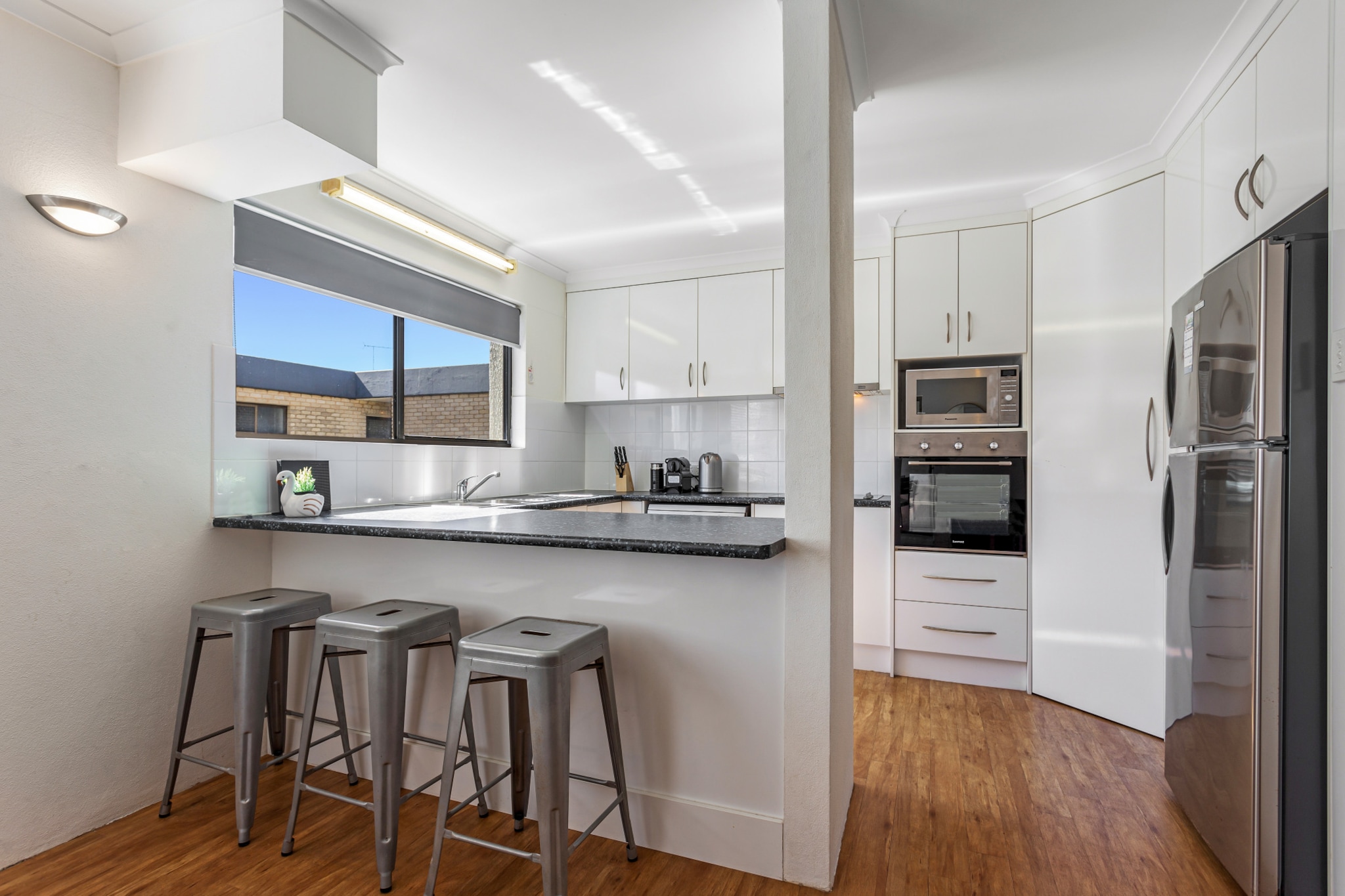 Bed Linen, Hot Water, Internet Access DSL, Wardrobe, Living room(TV, dining table, seating area), Kitchen(stove, electric kettle, toaster, coffee machine, oven, microwave, dishwasher, fridge, dishes and cutlery), bedroom(Queen Bed), bedroom(2x single bed), bathroom(shower, washbasin, toilet, hairdryer, Towels/Sheets (Incl.), shampoo, Essentials), First Aid, Beach, Play area, tumble dryer, cot, washing machine, balcony or terrace, heating, iron, Long term stays allowed, Near Ocean, Wine glasses