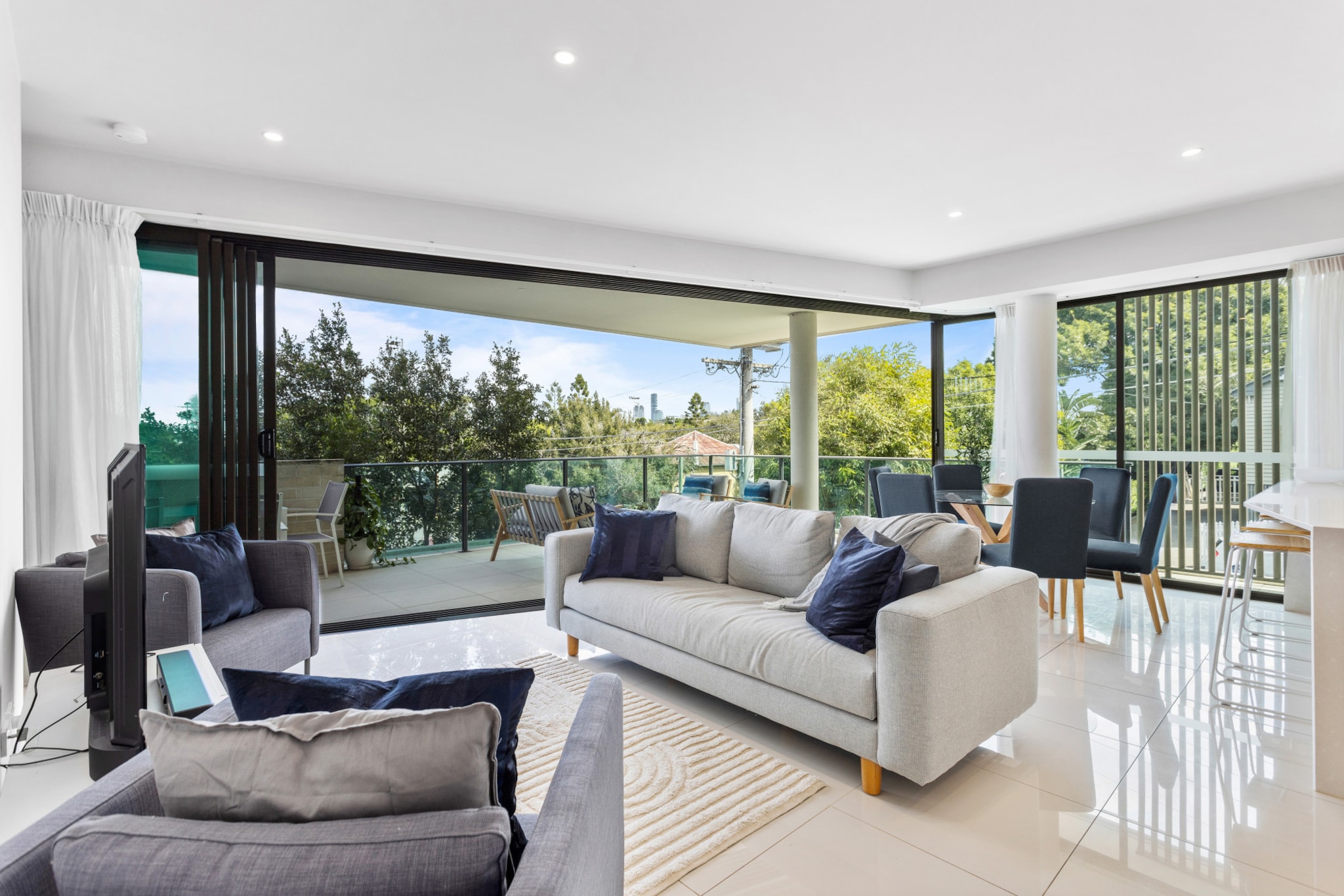 Spacious and Superb 3-Bed Apartment