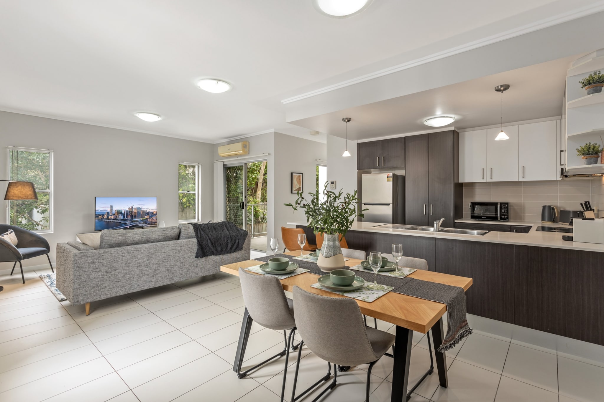 Elevator, Hot Water, Internet Access DSL, Wardrobe, Kitchen(stove, electric kettle, toaster, coffee machine, oven, microwave, dishwasher, fridge, dishes and cutlery, Wine glasses), bedroom(Bed Linen, Queen Bed), bedroom(Queen Bed), bathroom(bath tub, hairdryer, Towels/Sheets (Incl.), shampoo, body soap, Conditioner, Shower gel), bathroom, First Aid, Play area, TV, tumble dryer, washing machine, balcony or terrace, heating, air conditioning, swimming pool, private outdoor pool, iron, Essentials, Carbon monoxide detector, Long term stays allowed