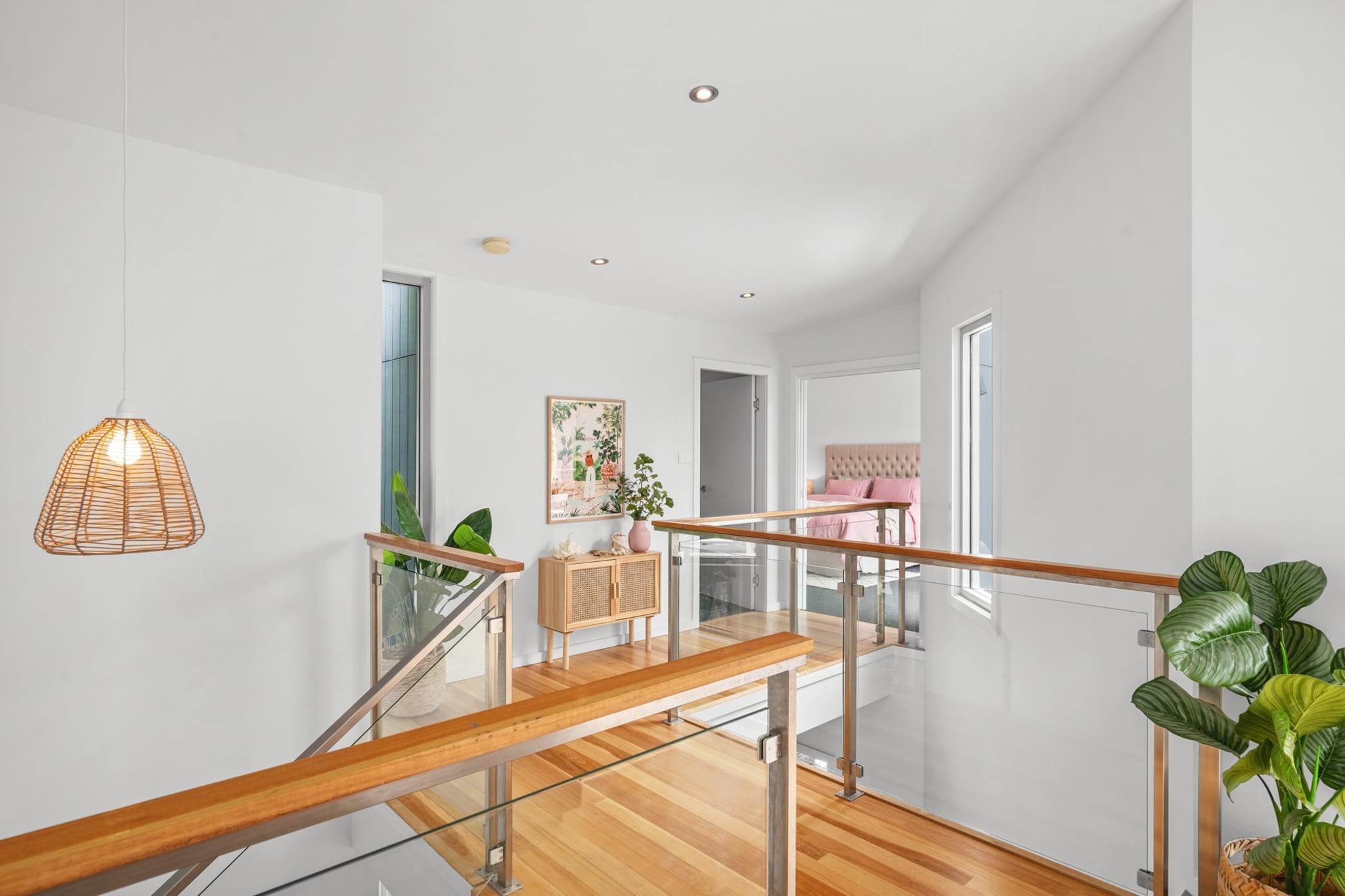 Luxurious 5-Bed Home by Avoca Beach