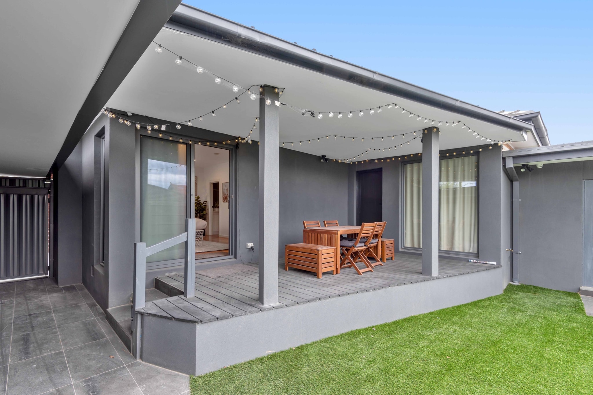 Stunning Studio Apartment Near Public Transport