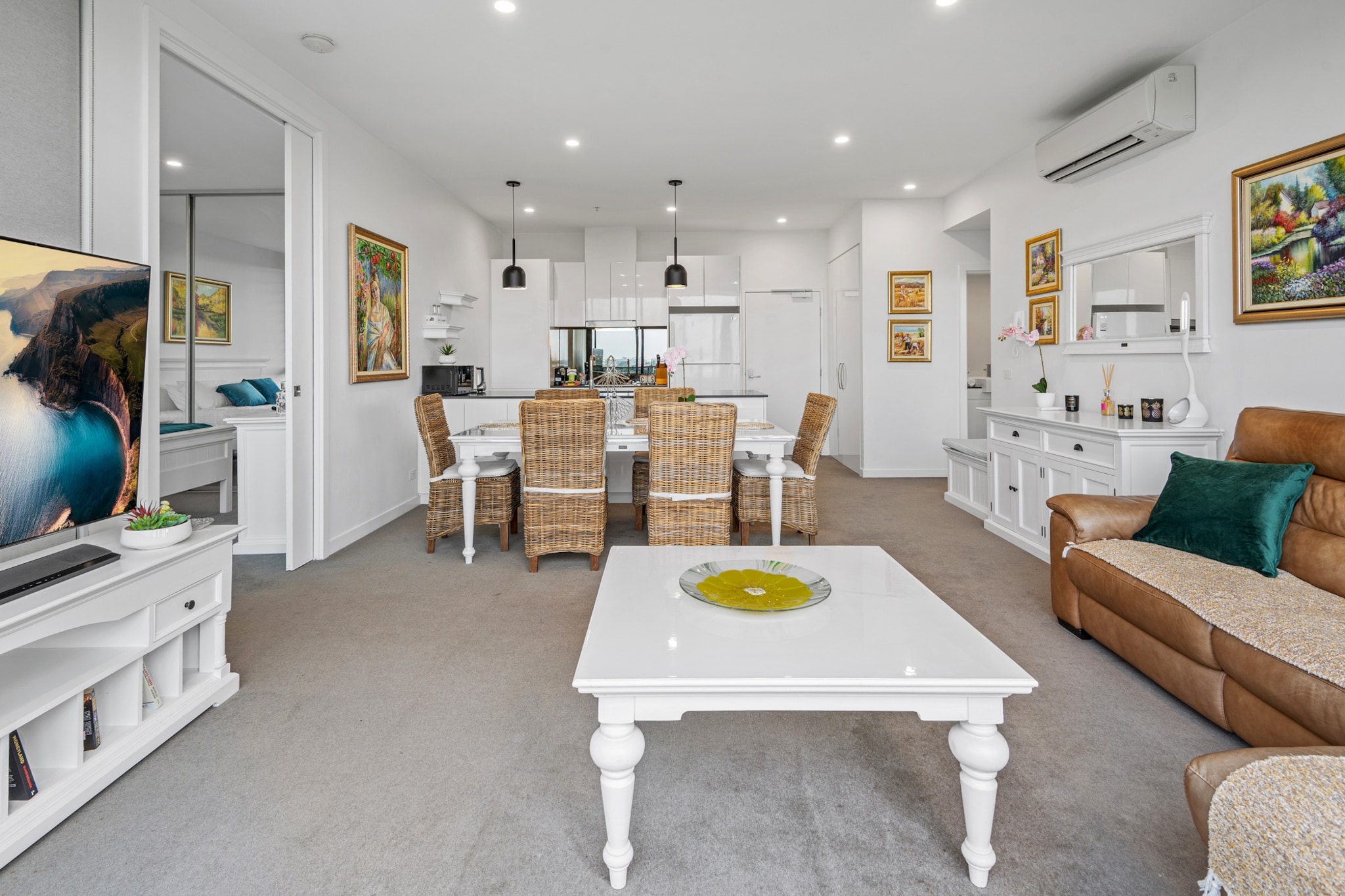 Bed Linen, Hot Water, Internet Access DSL, Wardrobe, Kitchen(stove, electric kettle, toaster, coffee machine, oven, microwave, dishwasher, fridge), bedroom(double king size bed), bedroom(Queen Bed), bathroom, bathroom, First Aid, Play area, TV, washing machine, balcony or terrace, heating, air conditioning, iron, hairdryer, Towels/Sheets (Incl.), shampoo, body soap, Essentials, Conditioner, Room-darkening shades, Shower gel, Town, Wine glasses