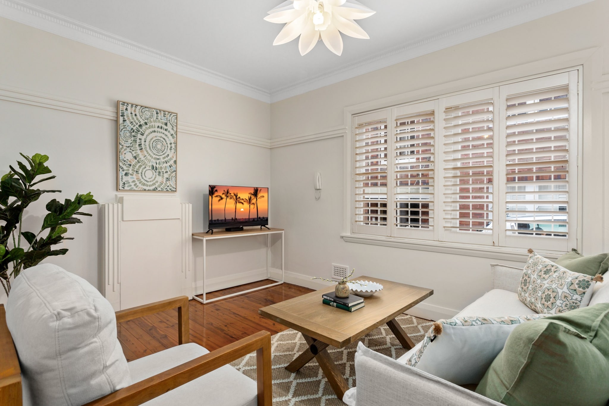 Art Deco Coastal Living, Minutes to the Sand