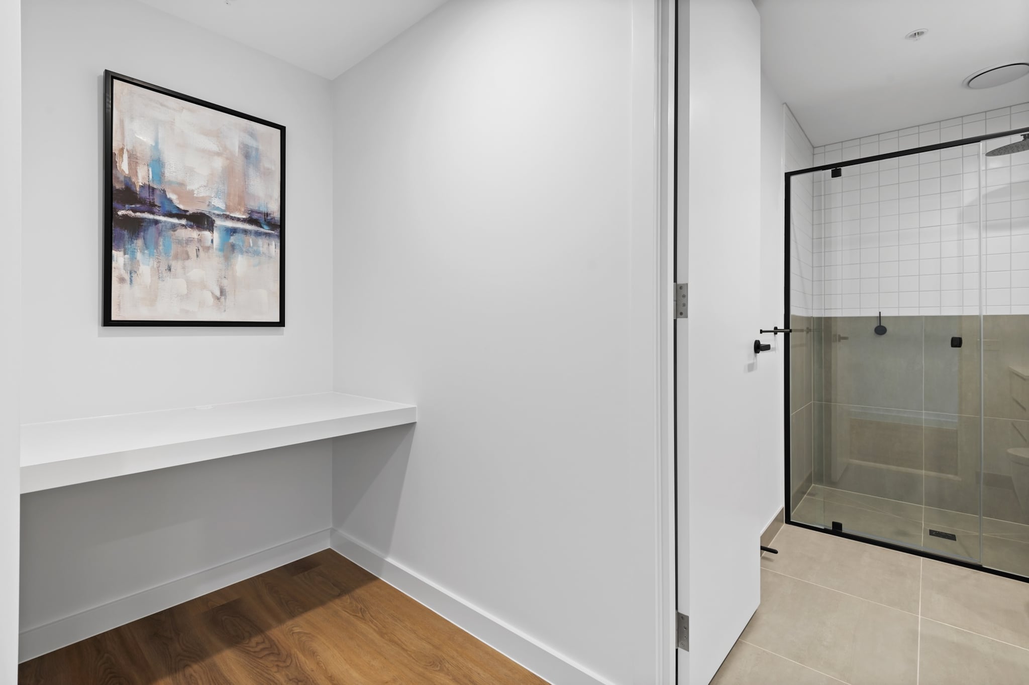 Modern Apartment on Burgundy Precinct & Parklands