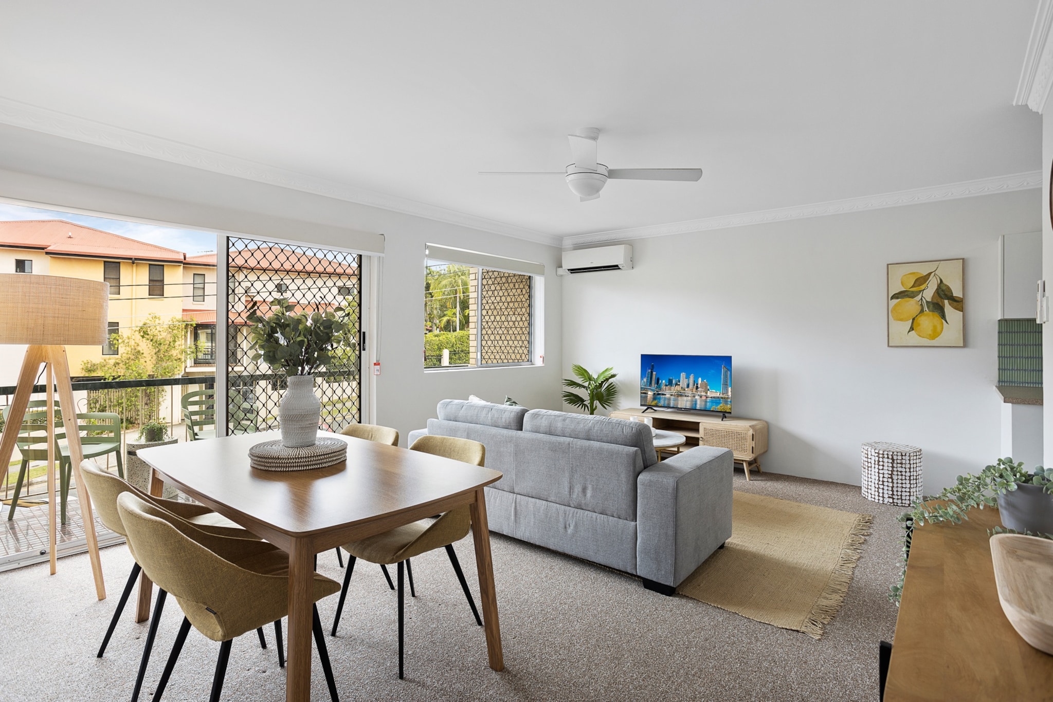 Spacious 2-Bed Apartment Near City Centre
