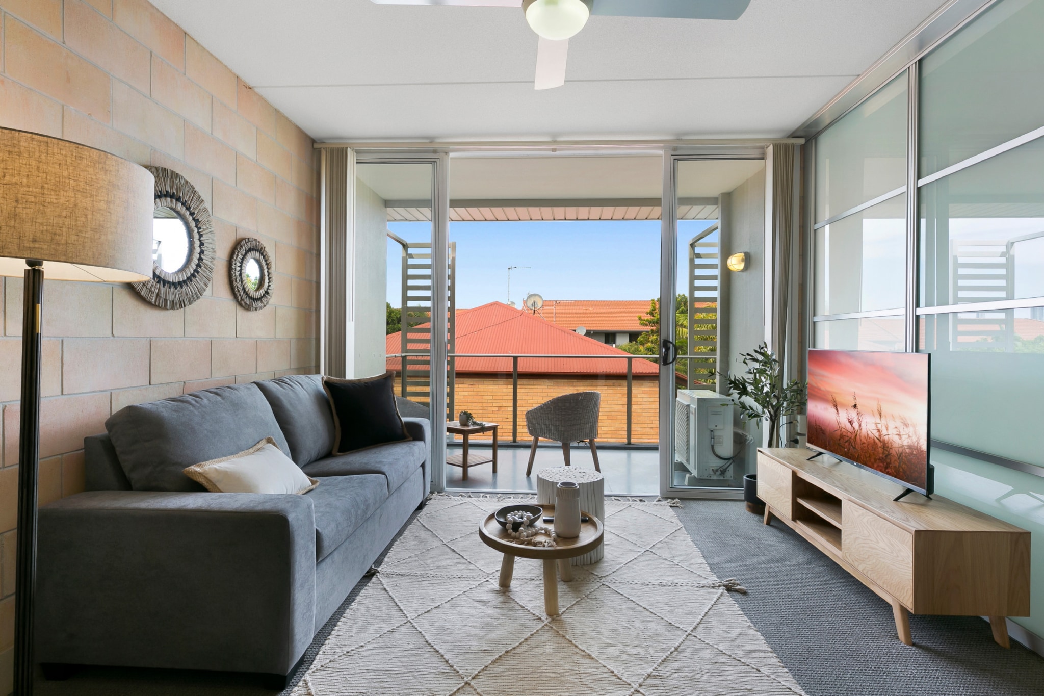 Sleek Apartment with Pool and Rooftop Terrace