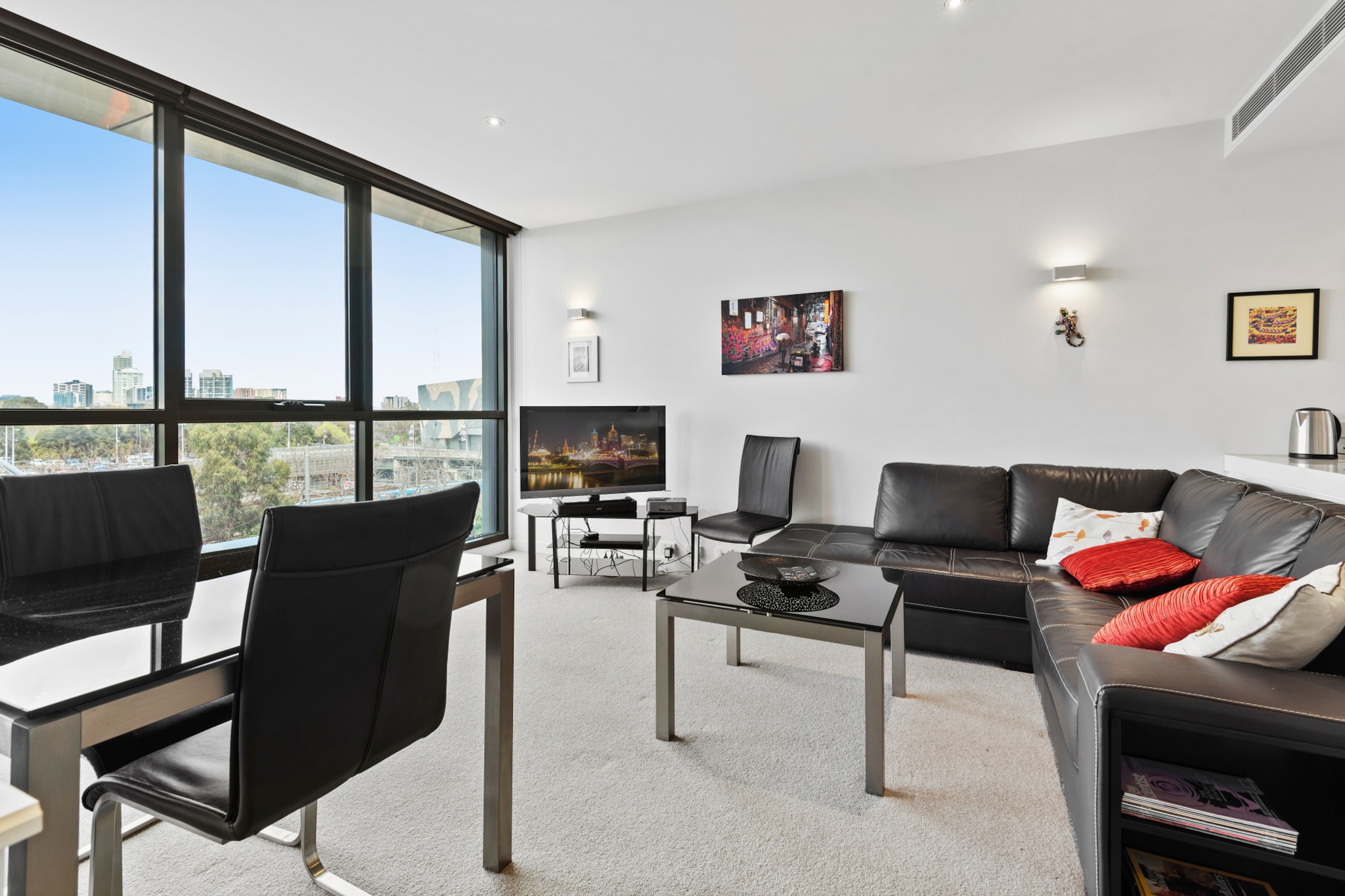 Beautiful 1-Bed Unit in The Heart of Melbourne