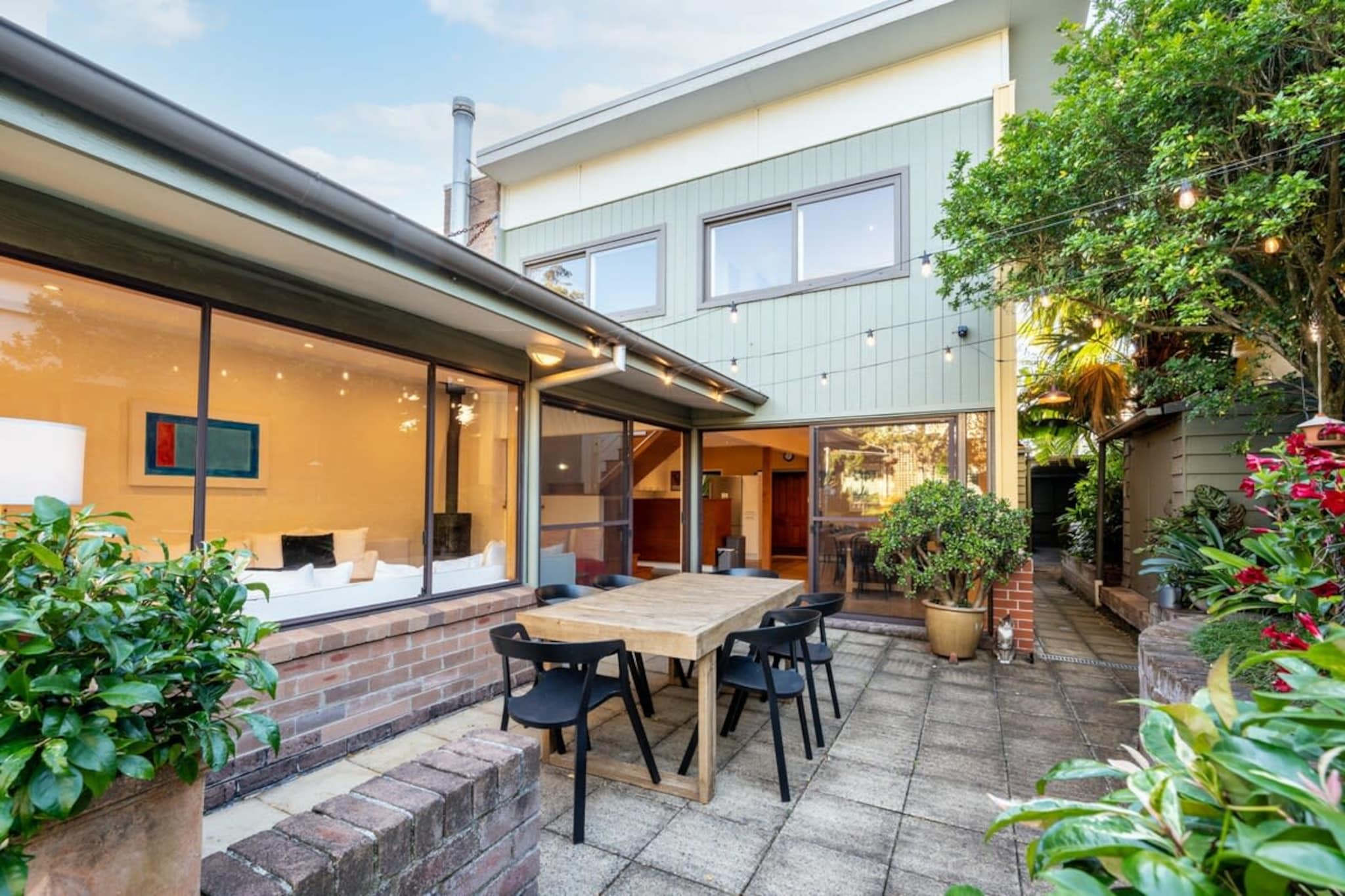 Delightful 4-Bed Home near Centennial Park