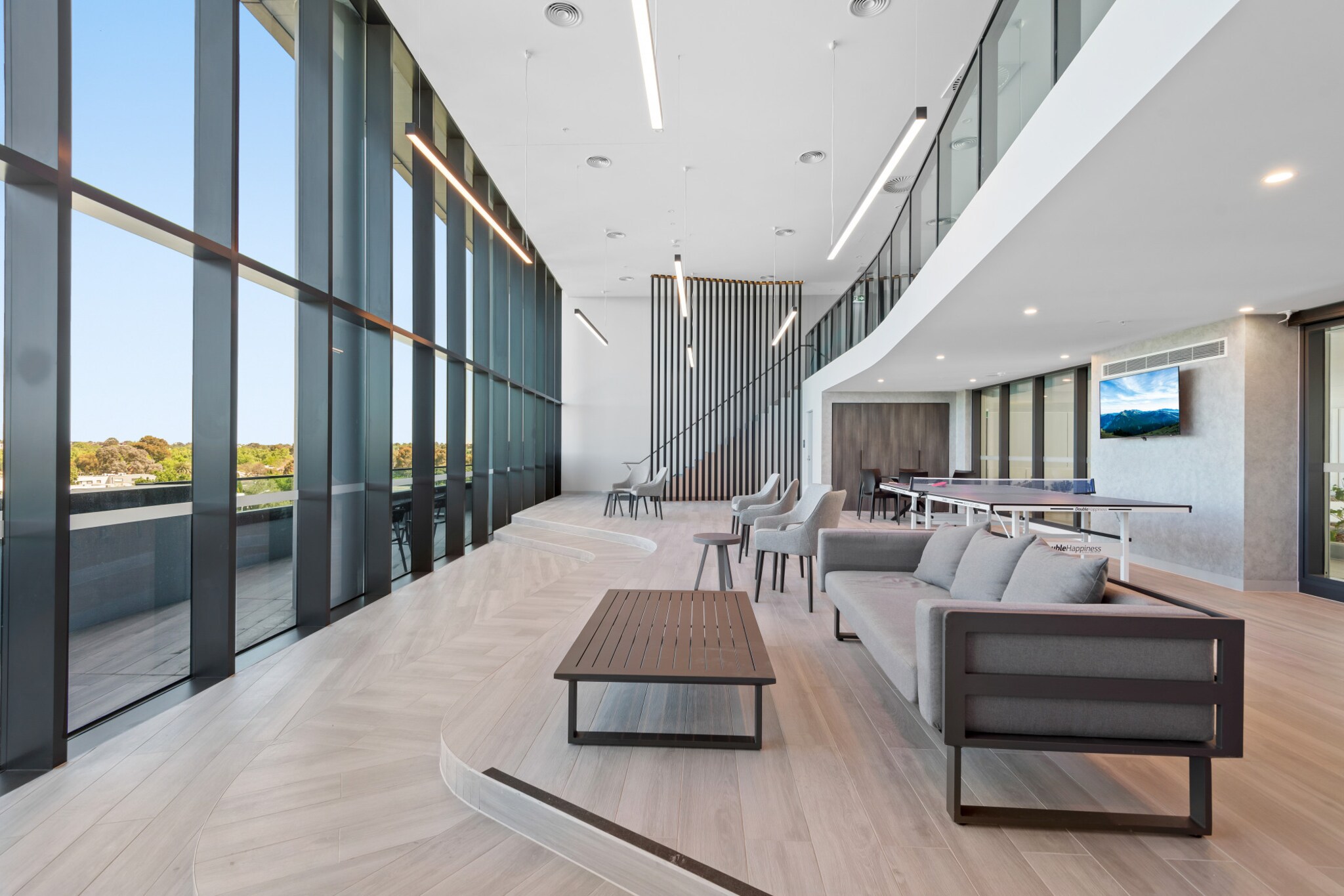 Bed Linen, Desk, Elevator, Hot Water, Internet Access DSL, Wardrobe, Living room(single sofa bed), Kitchen(stove, electric kettle, toaster, coffee machine, oven, microwave, dishwasher, fridge), bedroom(Queen Bed), bathroom(hairdryer, Towels/Sheets (Incl.), shampoo, body soap), First Aid, TV, washing machine, balcony or terrace, heating, air conditioning, swimming pool, private outdoor pool, iron, Essentials, dishes and cutlery, Dedicated workspace, Conditioner, Long term stays allowed, Room-darkening shades, Shower gel, Wine glasses