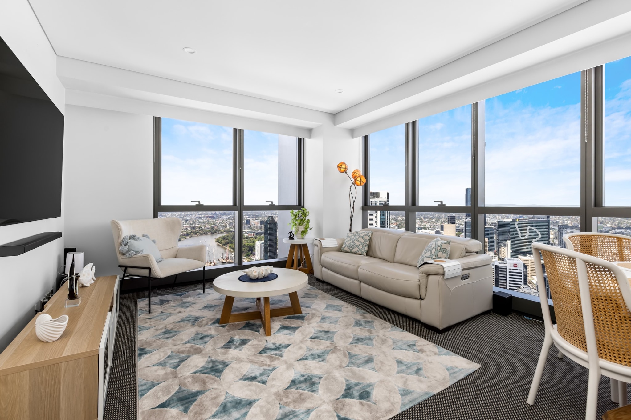 Stunning River View 2-Bed with Pool