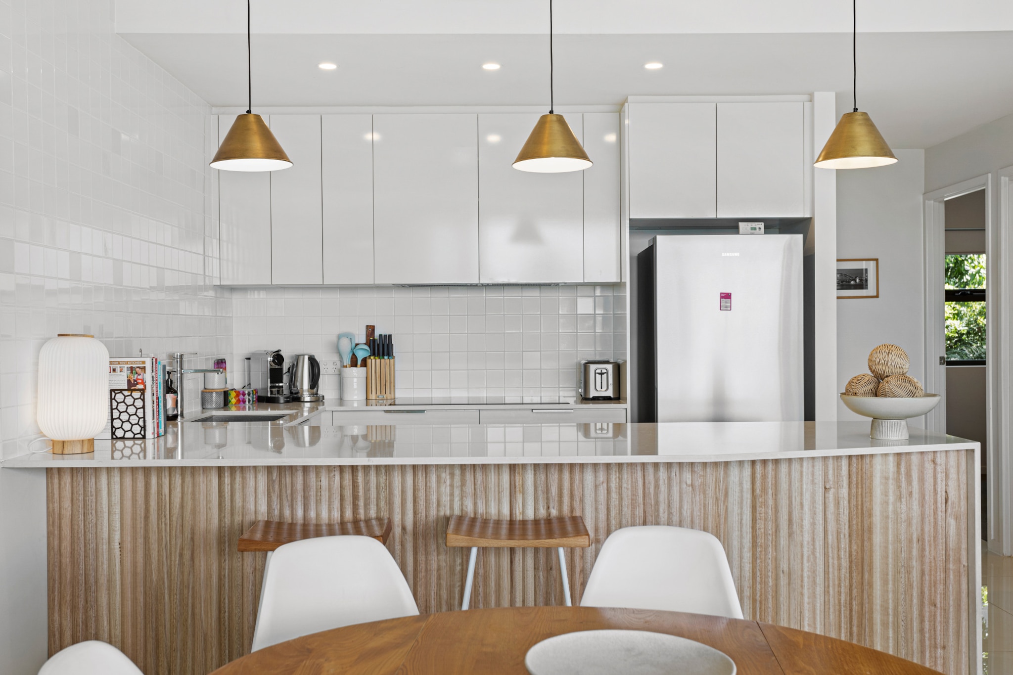 Bed Linen, Hot Water, Internet Access DSL, Wardrobe, Kitchen, bedroom(Queen Bed), bedroom(Queen Bed), bedroom(2x single bed, heating, air conditioning), bathroom, bathroom, First Aid, Play area, TV, stove, electric kettle, toaster, coffee machine, oven, microwave, dishwasher, fridge, tumble dryer, bath tub, cot, washing machine, balcony or terrace, heating, air conditioning, iron, hairdryer, Towels/Sheets (Incl.), shampoo, body soap, Essentials, dishes and cutlery, Carbon monoxide detector, Conditioner, Long term stays allowed, Room-darkening shades, Shower gel, Town, Wine glasses