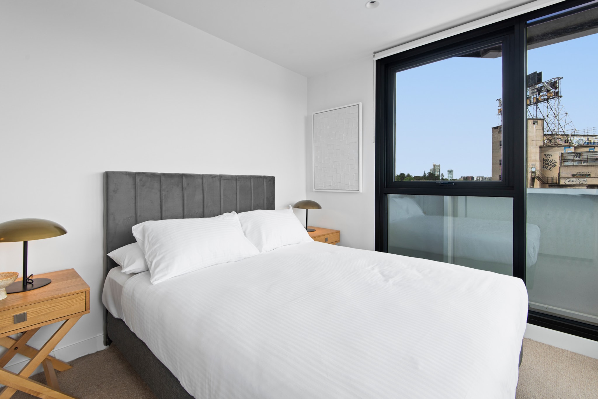 Executive 2-Bed Apartment with Views, Gym and Spa