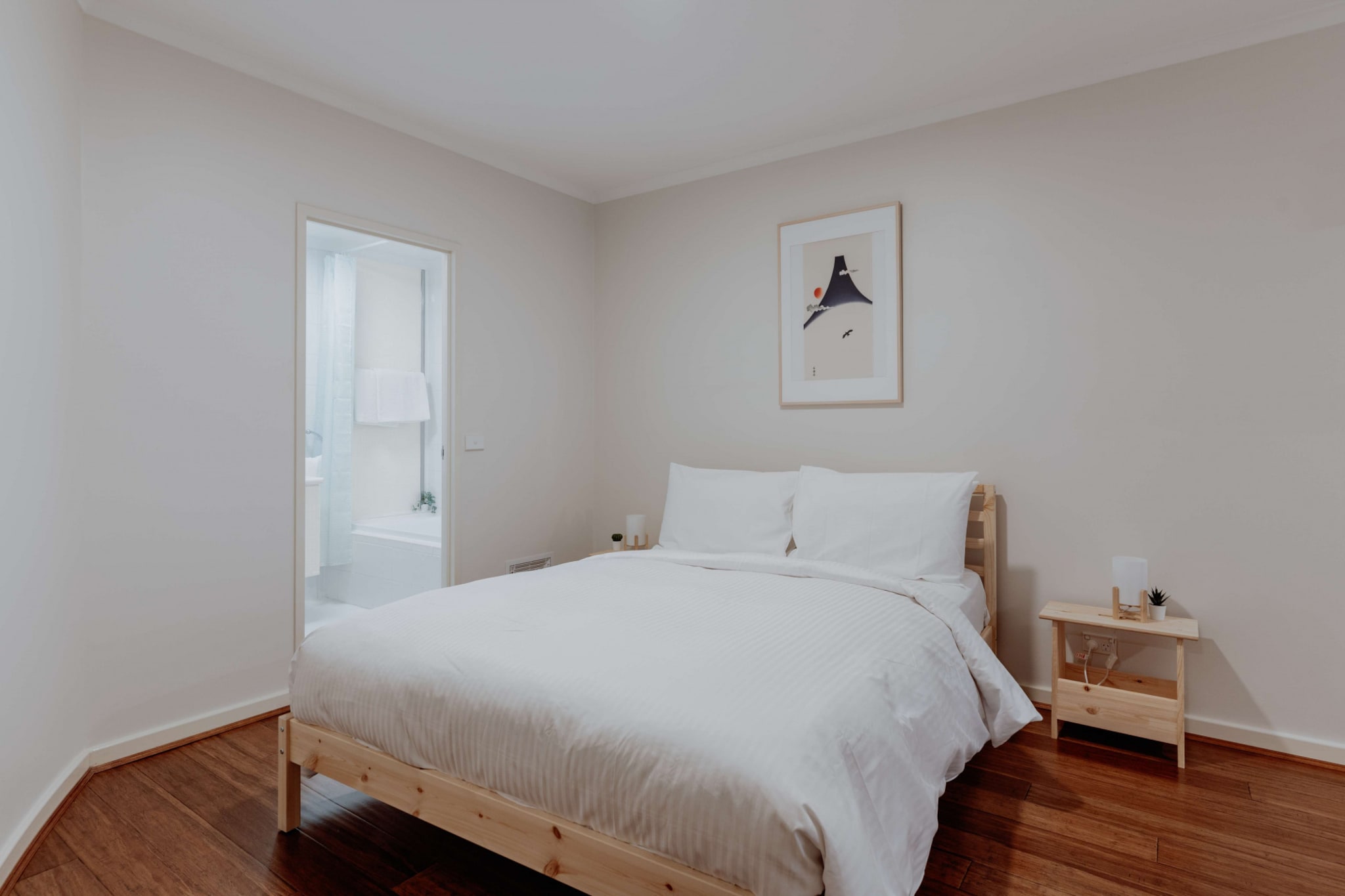 Central 2-Bed with Gym and  Parking