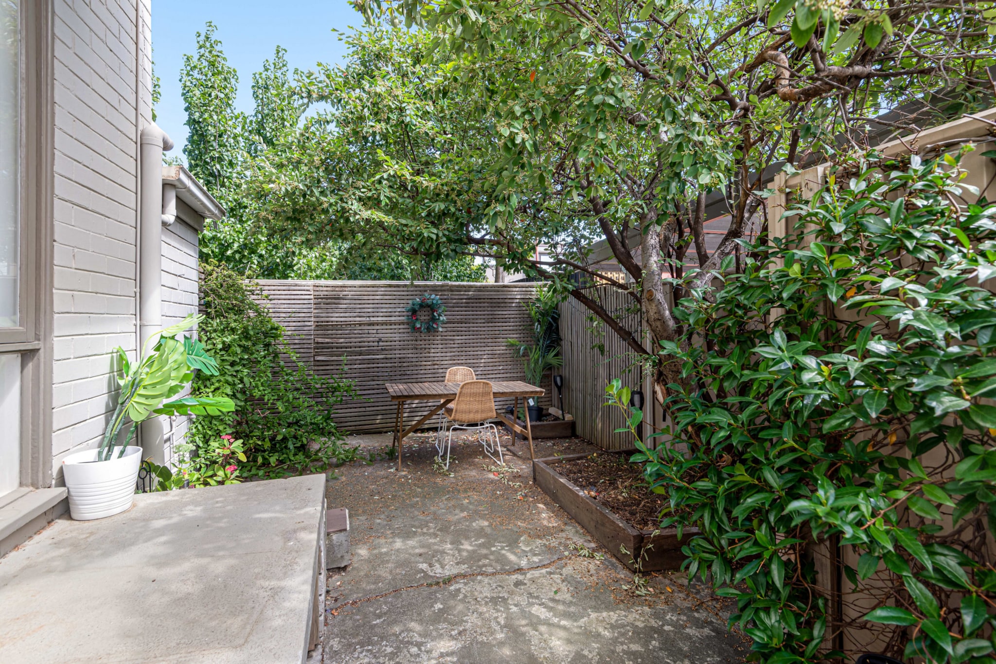 Contemporary 1-Bed Unit Near Chapel St