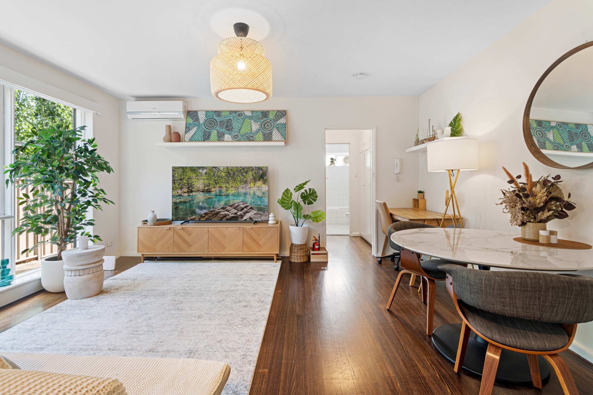 Contemporary 1-Bed Unit Near Chapel St