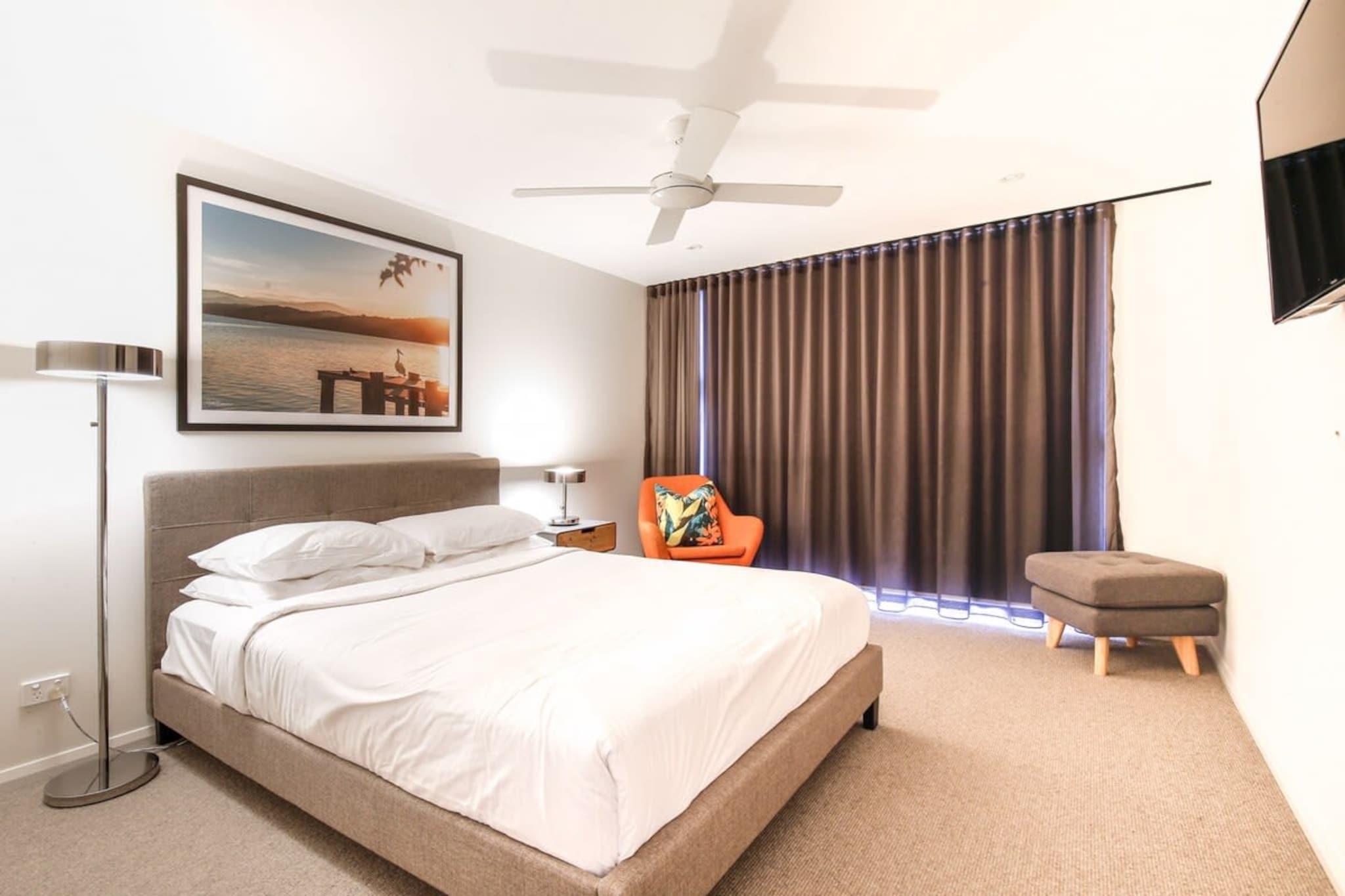 Bed Linen, Hot Water, Internet Access DSL, Wardrobe, Living room(TV, dining table, seating area, air conditioning), Kitchen(stove, electric kettle, toaster, coffee machine, oven, microwave, fridge, dishes and cutlery), bedroom(Queen Bed), bedroom(2x single bed), bathroom(shower, washbasin, toilet, hairdryer, Towels/Sheets (Incl.), shampoo, body soap, Essentials, Conditioner, Shower gel), First Aid, Play area, tumble dryer, washing machine, balcony or terrace, heating, iron, Cooking basics, Long term stays allowed, Room-darkening shades, Wine glasses