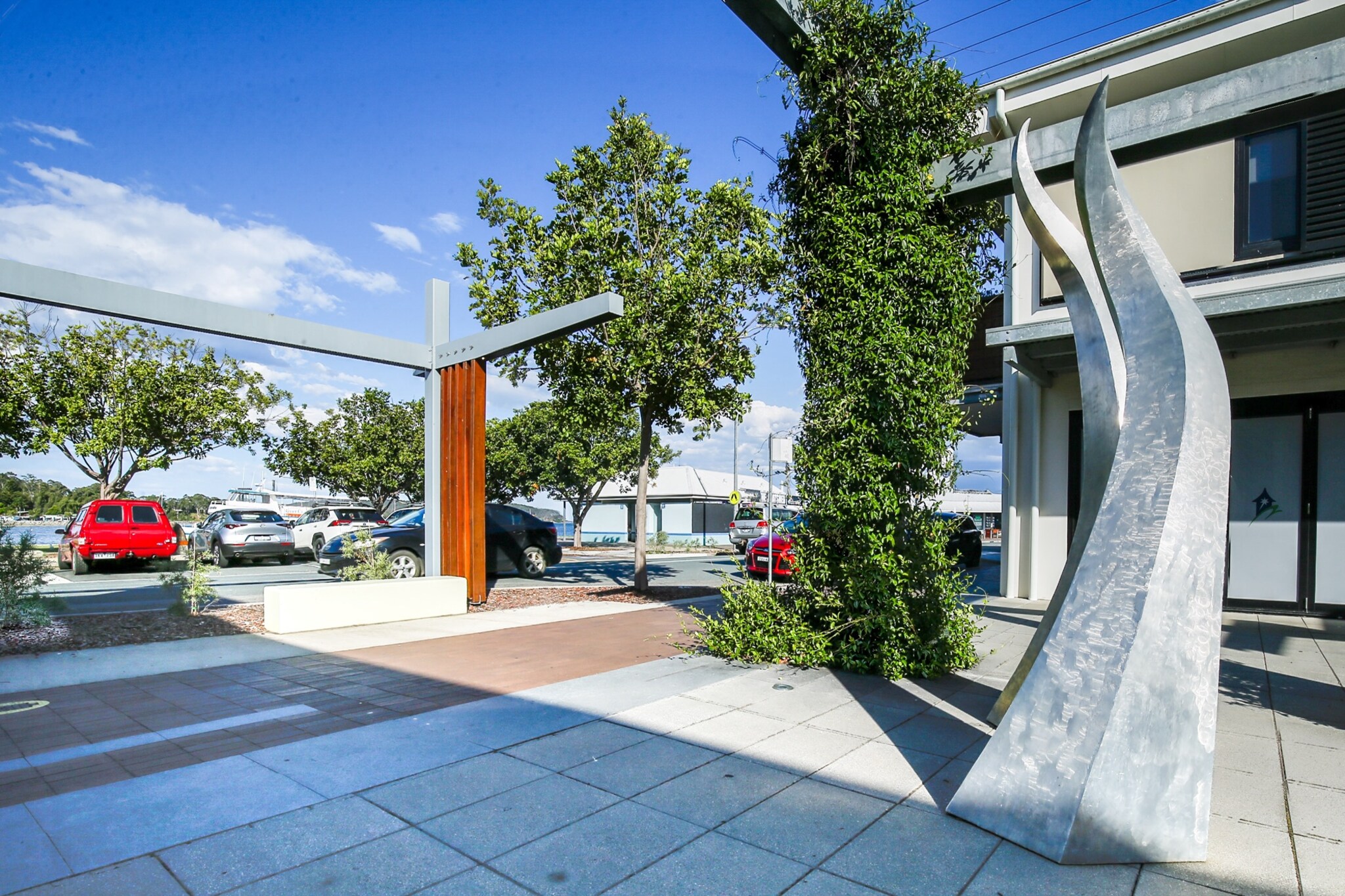 Comfy 2-Bedroom Apartment with a Clyde River View