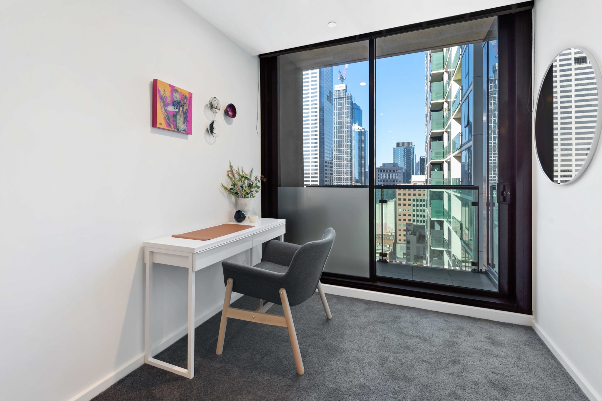 Chic Apartment In Melbournes Heart