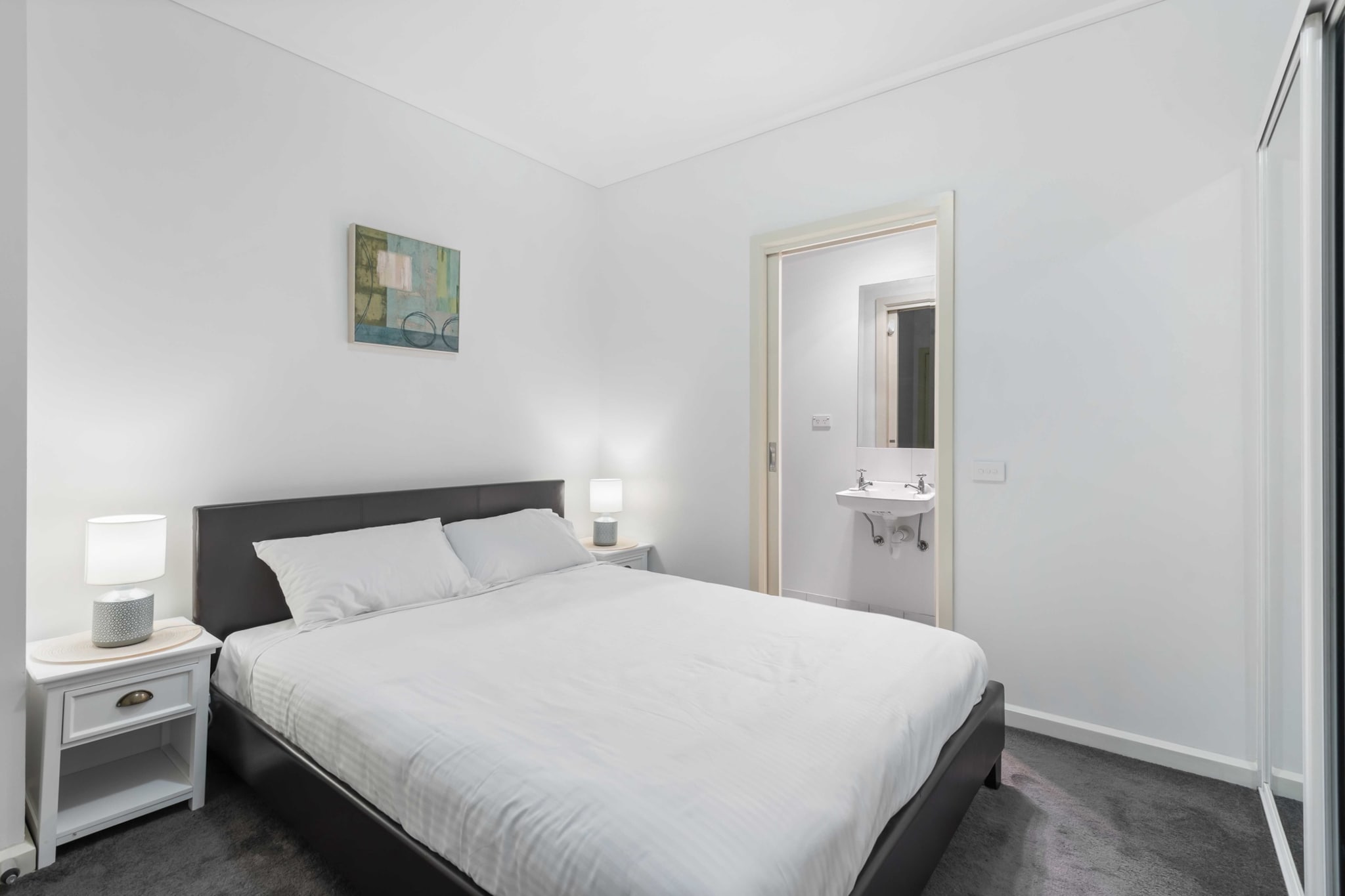 Cosy 1-Bed Apartment In the Heart of Melbourne