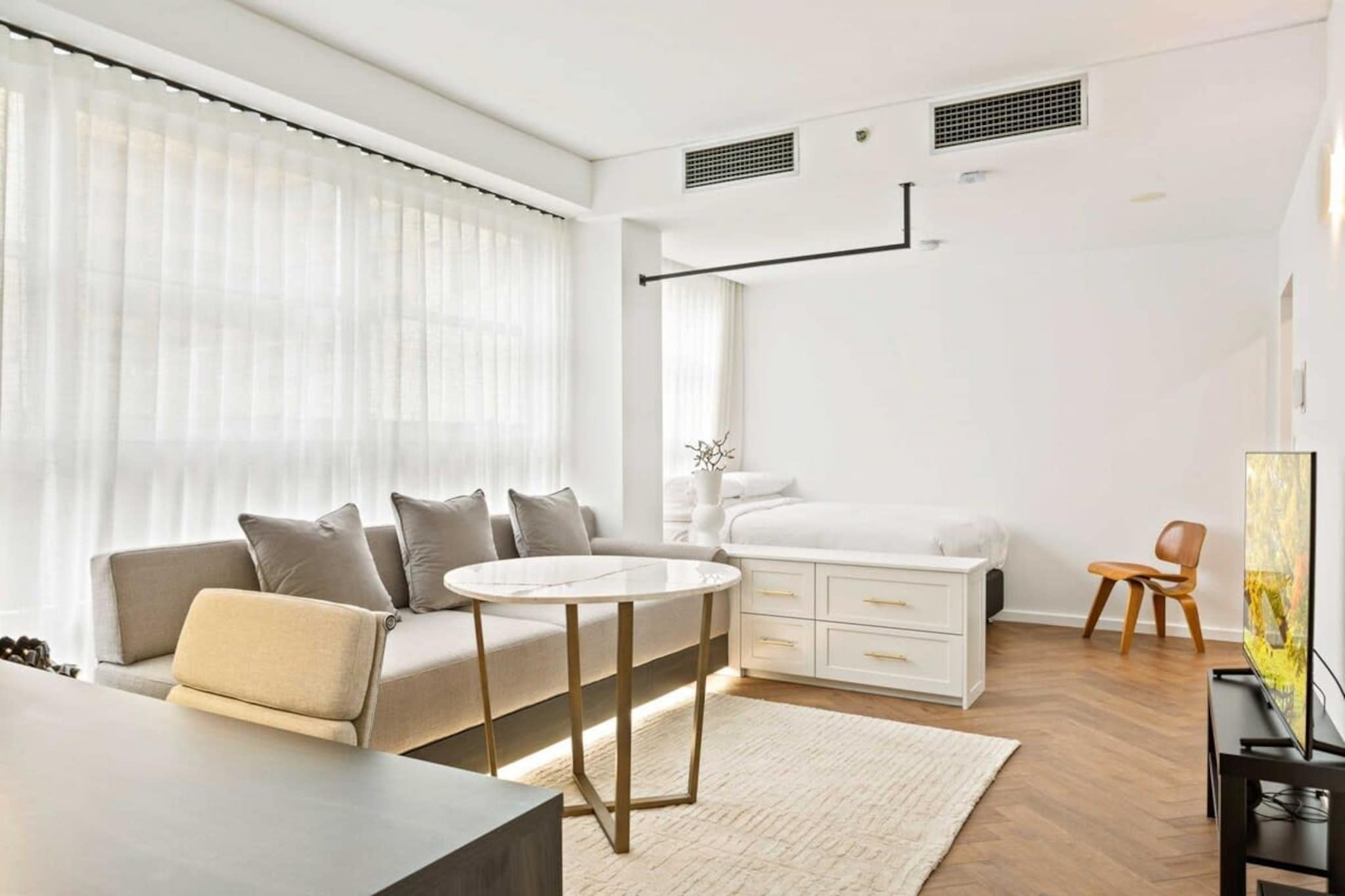 City Centre Studio by Hyde Park