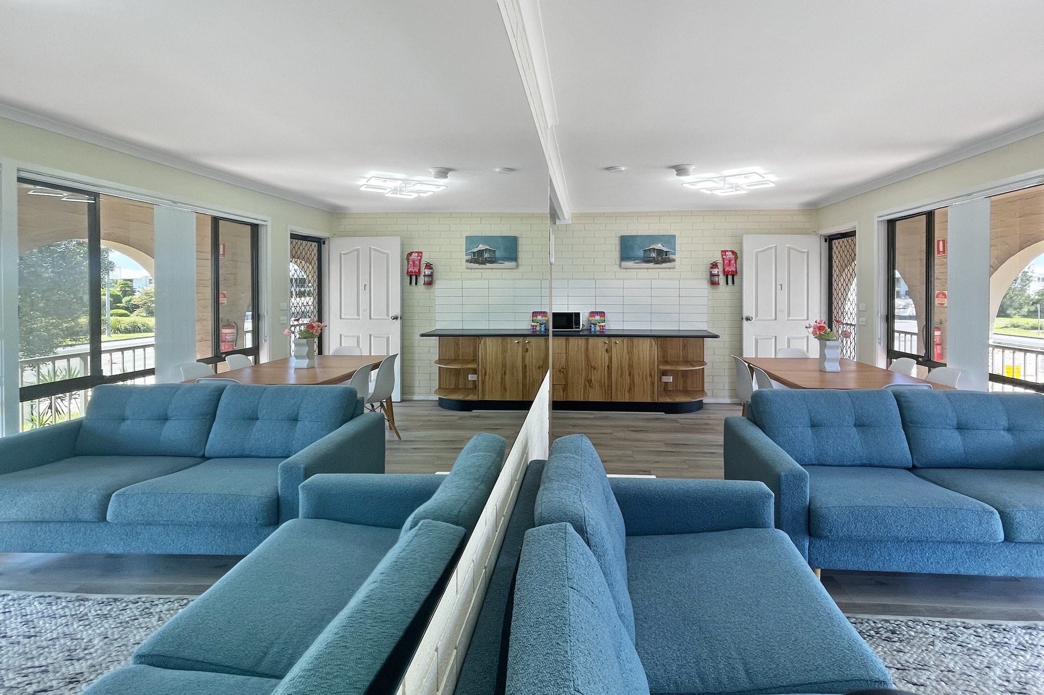 Charming 2-Bed Apartment with Bay Views