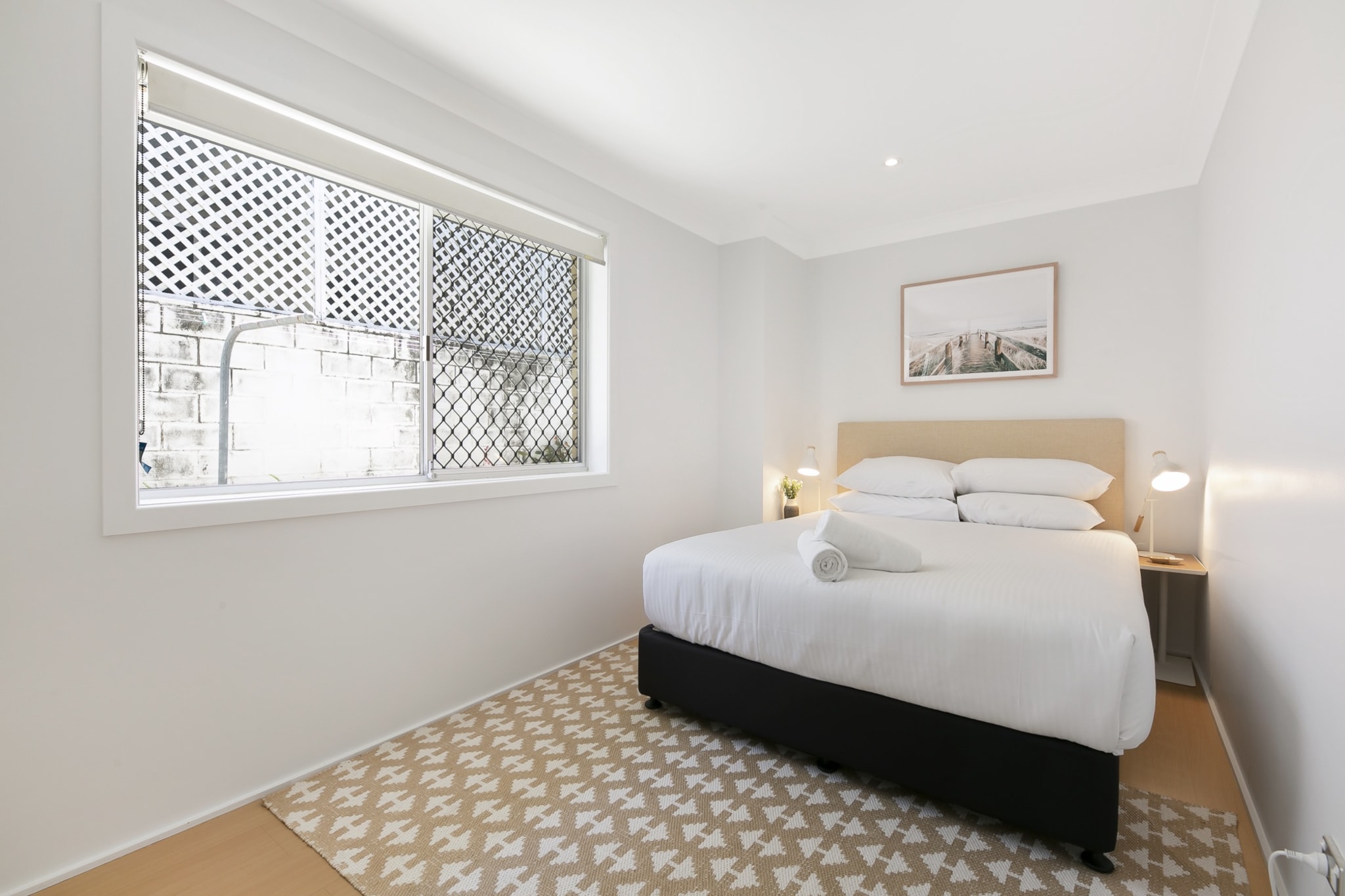 Bed Linen, Hot Water, Internet Access DSL, Wardrobe, Kitchen(stove, electric kettle, toaster, coffee machine, oven, microwave, dishwasher, fridge), bedroom(Queen Bed), bedroom(Queen Bed), bathroom(hairdryer, Towels/Sheets (Incl.), shampoo, body soap), First Aid, Beach, Play area, TV, tumble dryer, cot, washing machine, heating, air conditioning, iron, Essentials, dishes and cutlery, Carbon monoxide detector, Conditioner, Long term stays allowed, Near Ocean, Room-darkening shades, Shower gel, Wine glasses