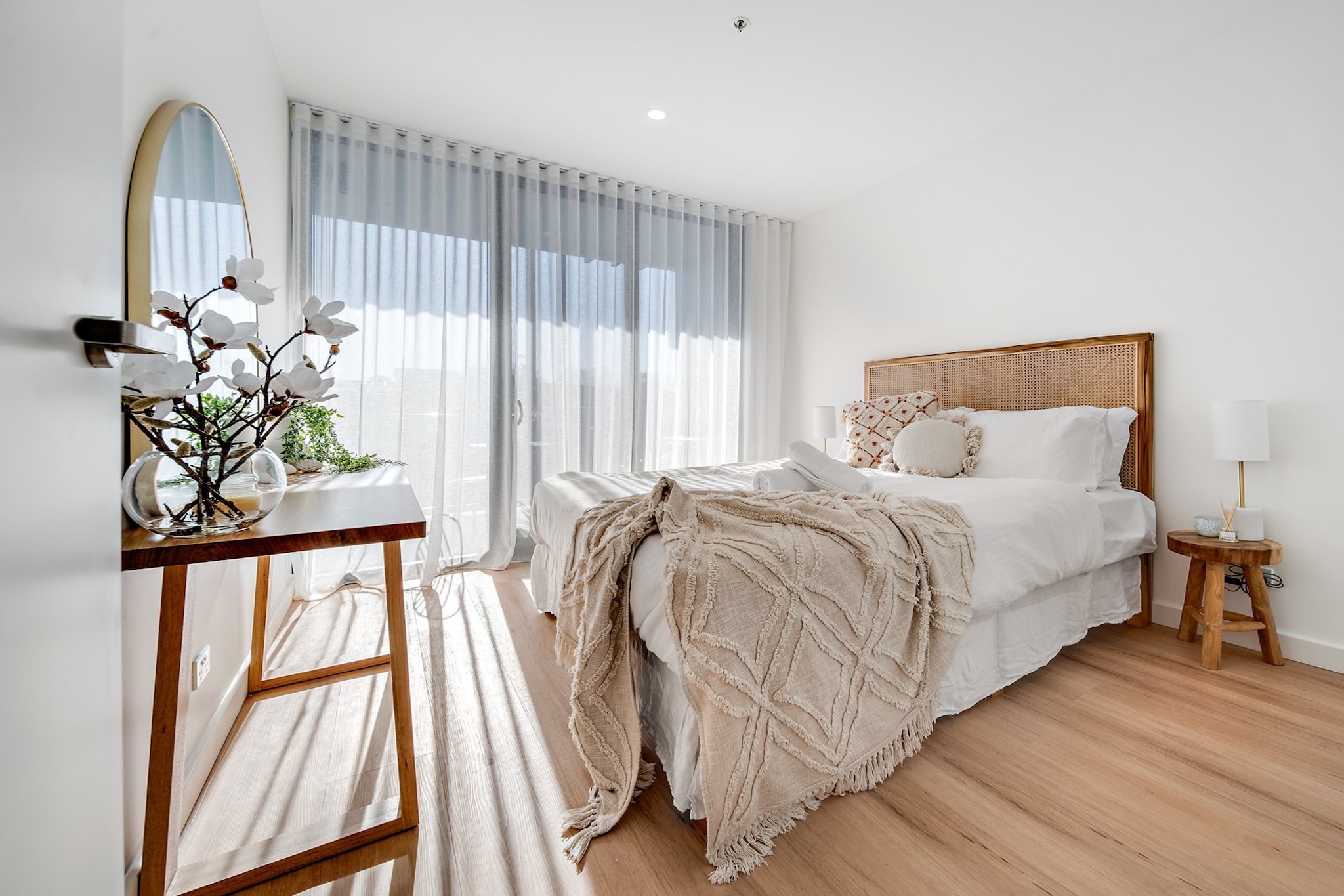 Spacious 1-Bed Apartment with Gym, BBQ & Parking