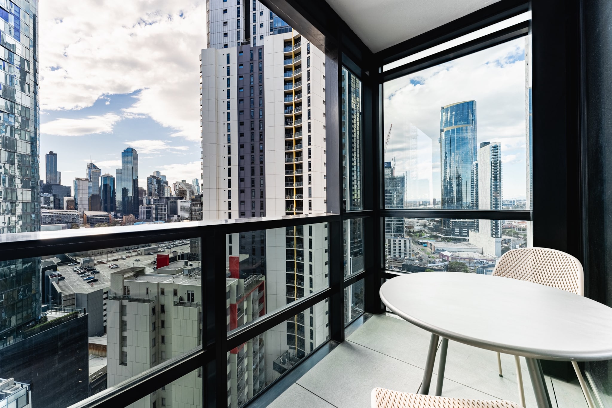 Elevator, Hot Water, Internet Access DSL, Living room(single sofa bed, TV, air conditioning), Kitchen(stove, electric kettle, toaster, coffee machine, oven, microwave, dishwasher, fridge, dishes and cutlery), bedroom(Bed Linen, Wardrobe, Queen Bed), bathroom(shower, washbasin, toilet, hairdryer, Towels/Sheets (Incl.), shampoo, body soap, Essentials), First Aid, Indoor pool, tumble dryer, washing machine, balcony or terrace, heating, swimming pool, iron, Carbon monoxide detector, Conditioner, Long term stays allowed, Room-darkening shades, Shower gel, Town, Wine glasses